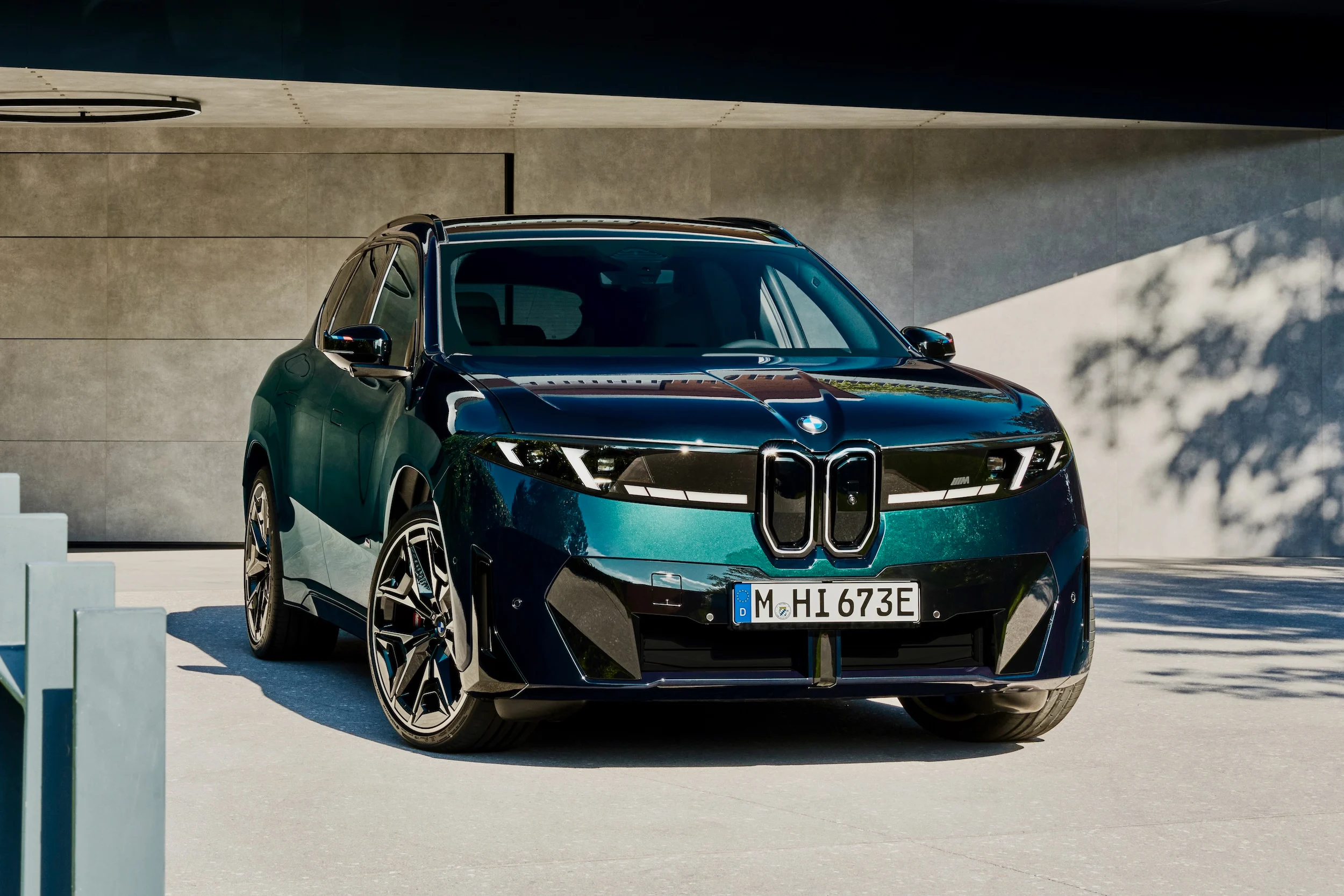P90659817 highRes the-new-bmw-ix3-m60-