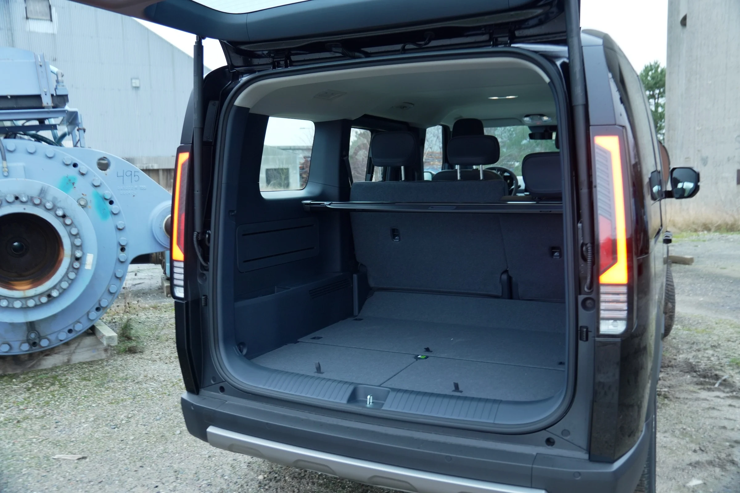 TEST Kia PV5 Passenger LR MBB 180