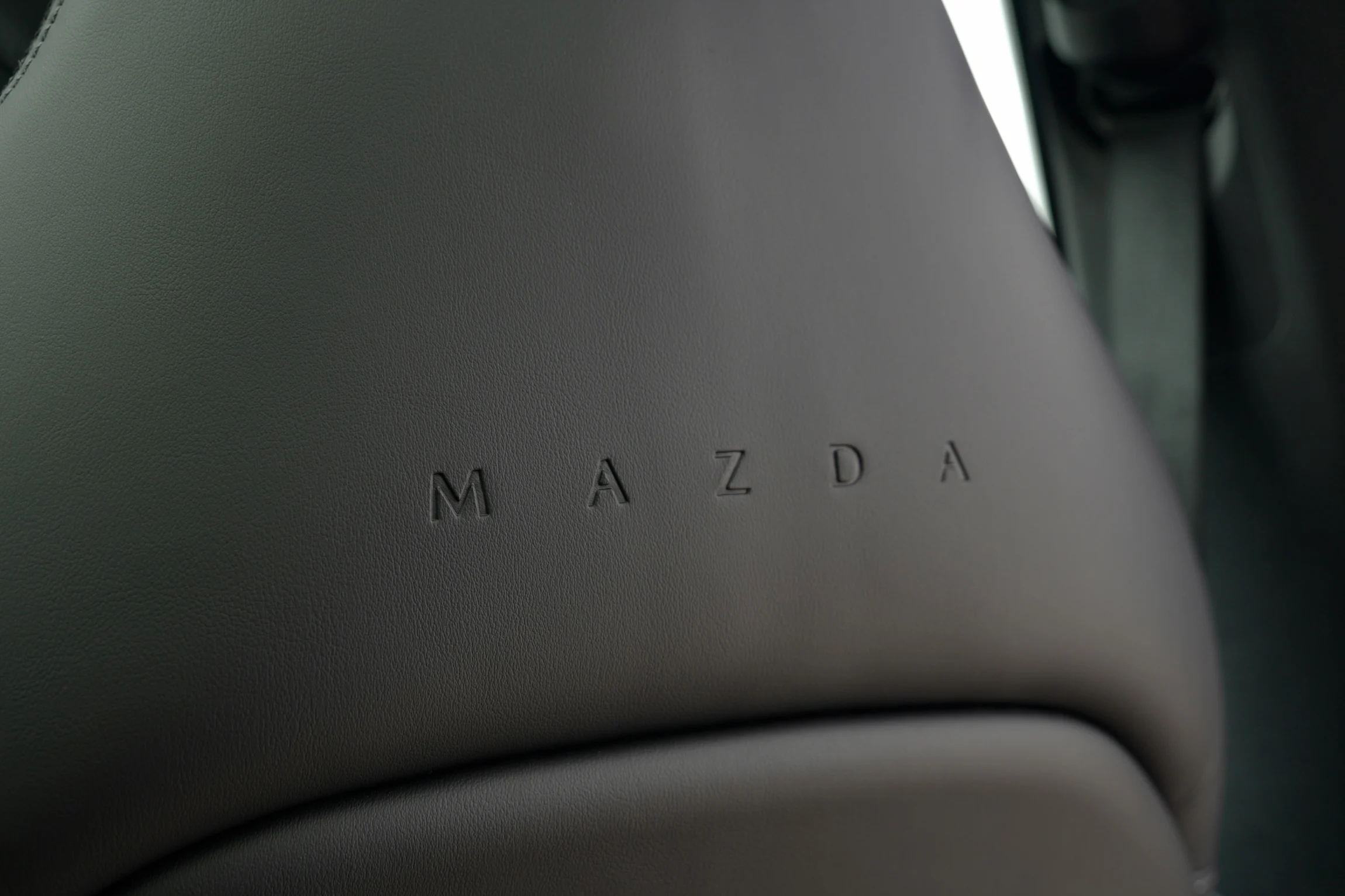 FØRSTE TUR Mazda CX-6e MBB 243