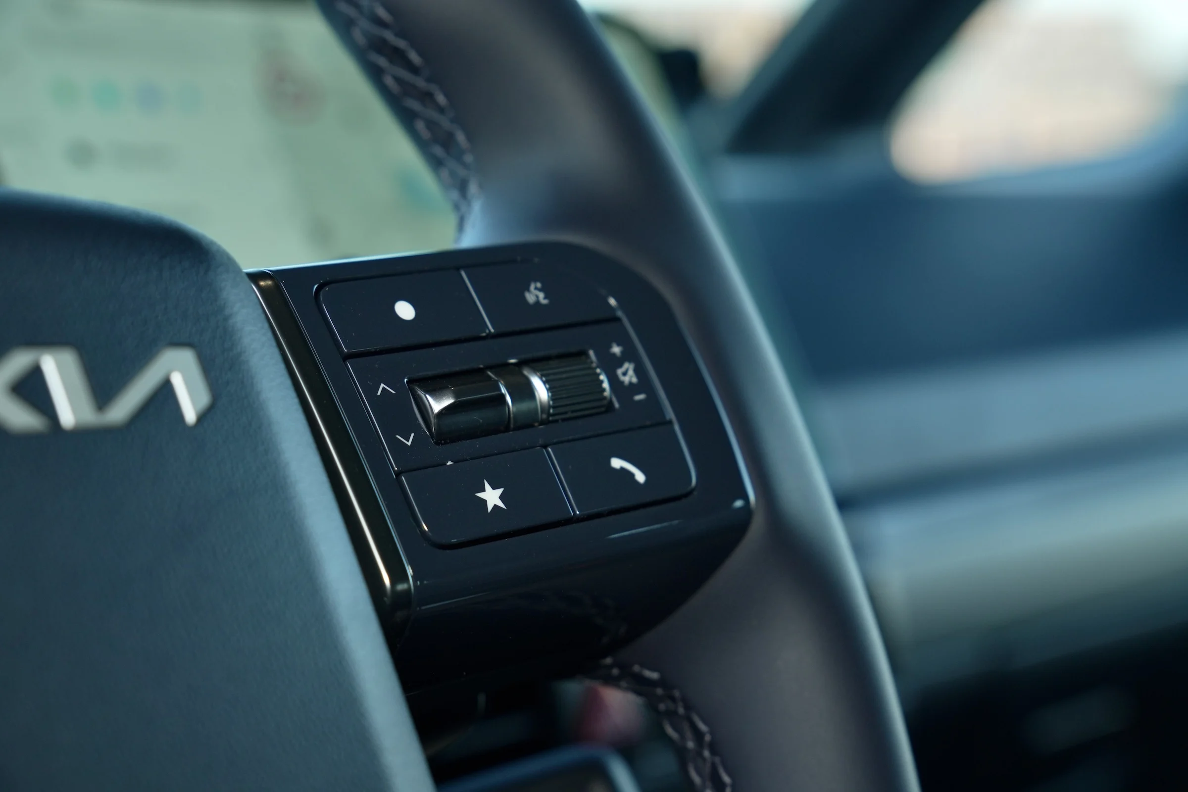 DUEL Kia PV5 Pass vs VW ID. Buzz 776