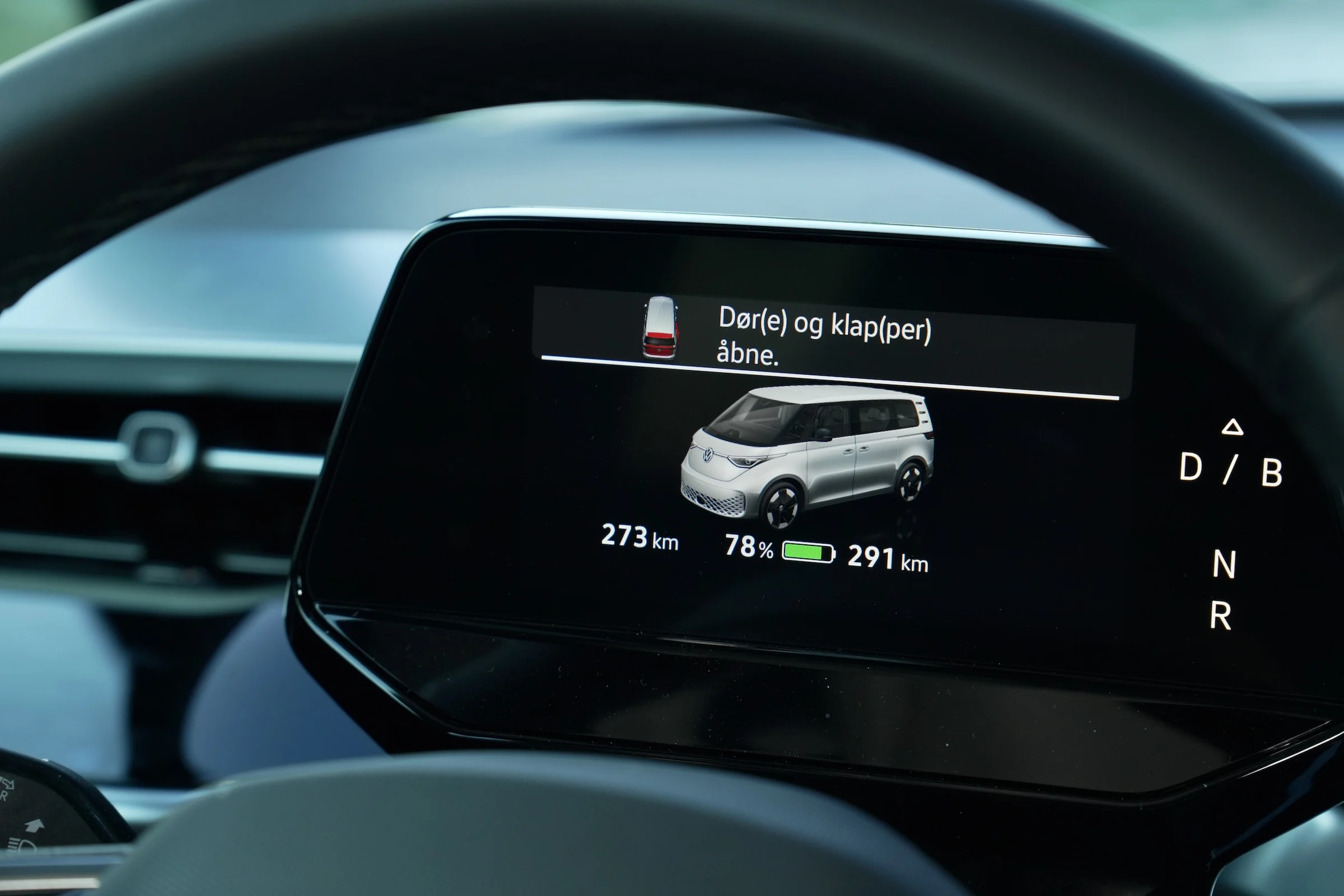 DUEL Kia PV5 Pass vs VW ID. Buzz 823