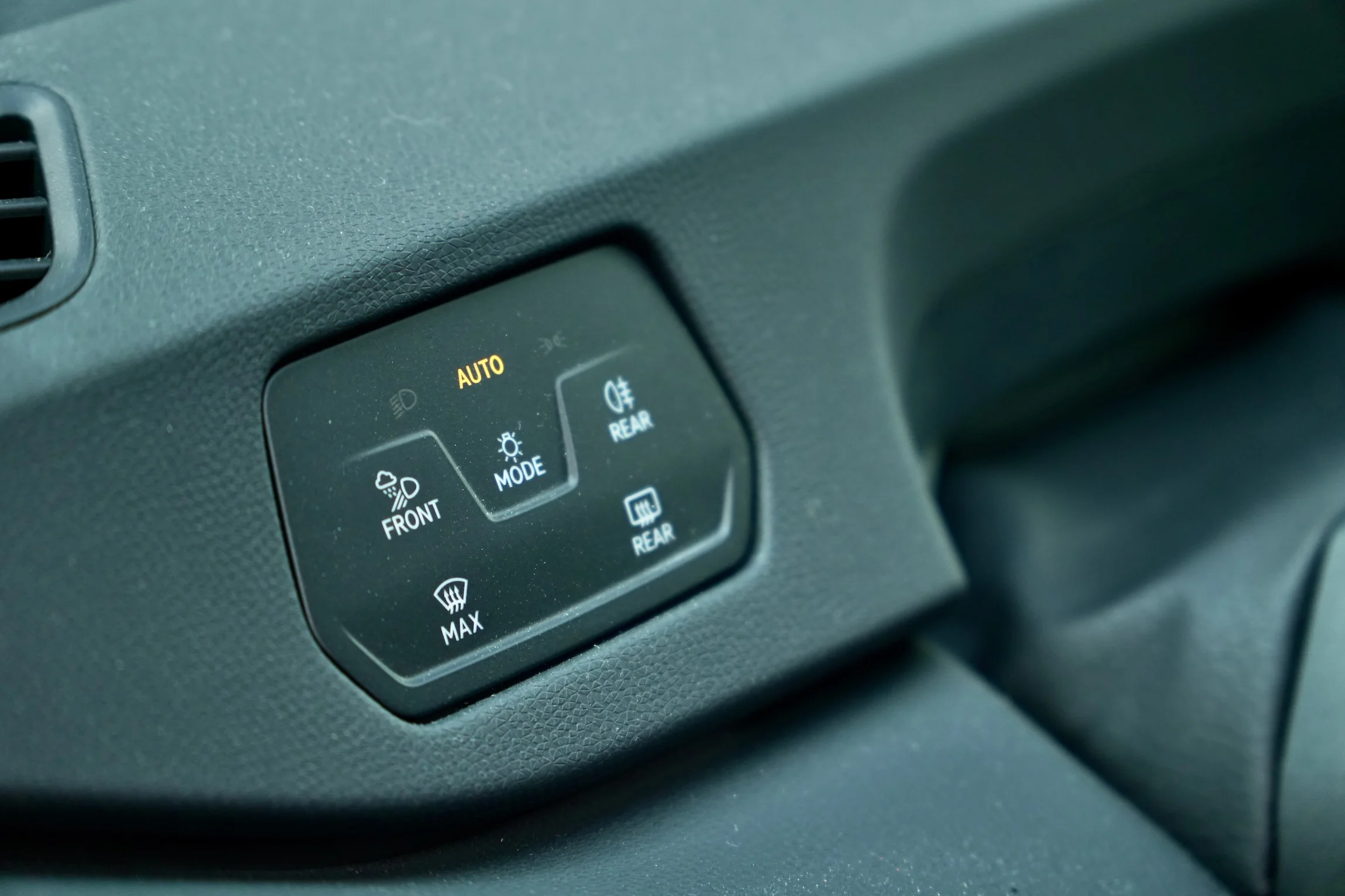 Kia EV4 LR vs VW ID.3 Max+ MBB139