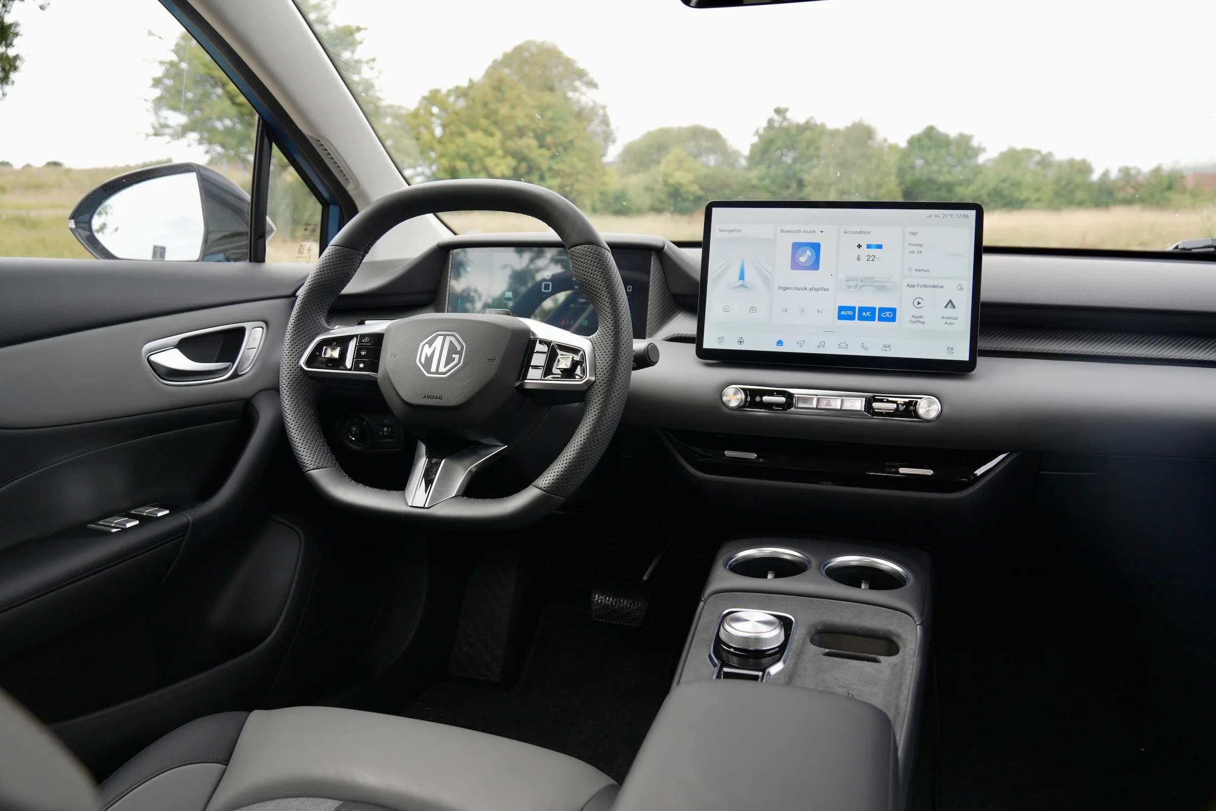 TEST MG4 EV Extended Range Luxury 2195