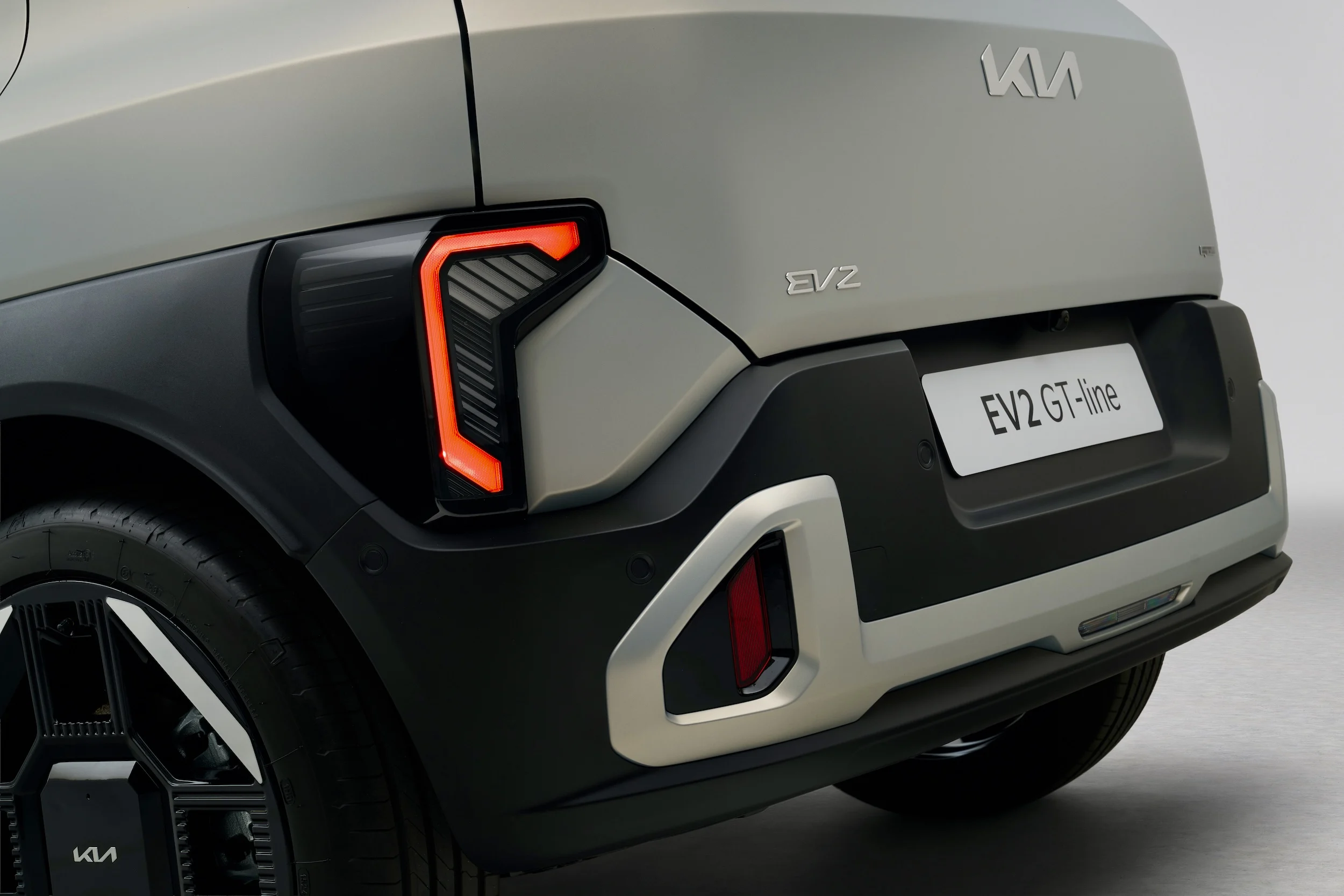 kia-ev2-gtline-ivory-silver-matt-static-highres-008