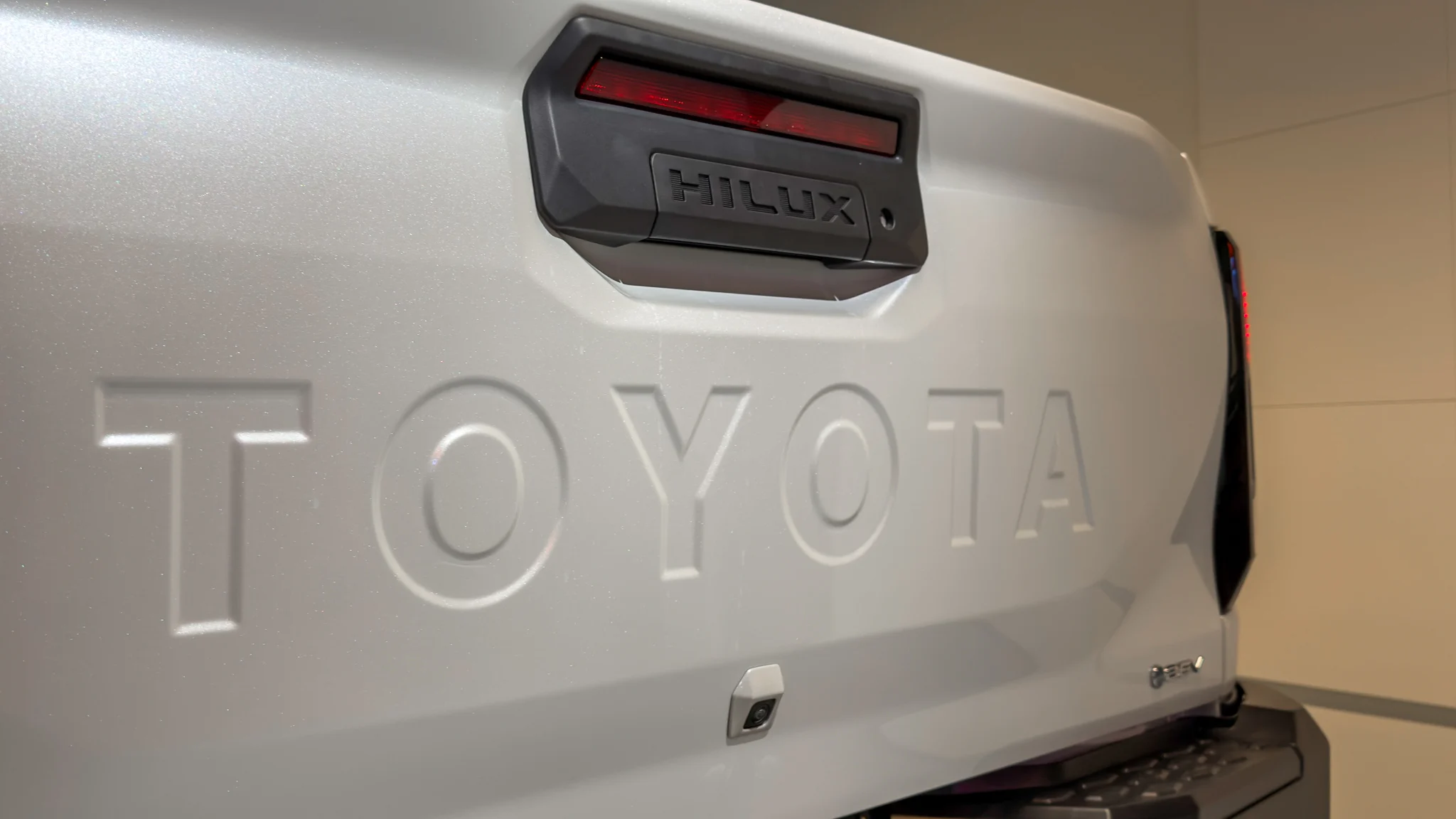 Toyota Hilux Electric-03