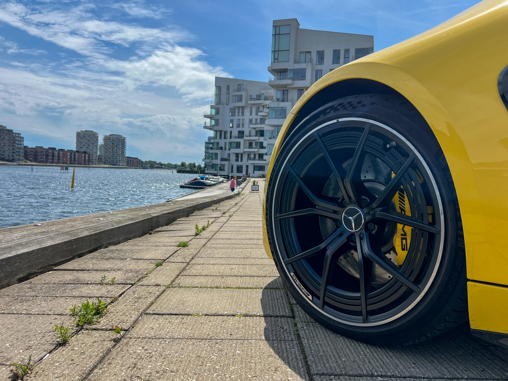 Mercedes-AMG-GT-63-10