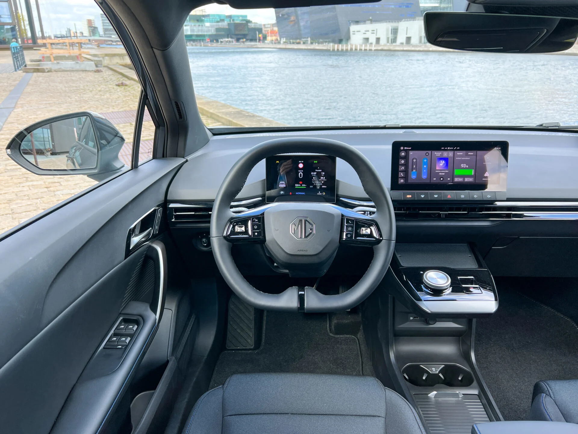 MG ZS EV vs MG4_Interior-26