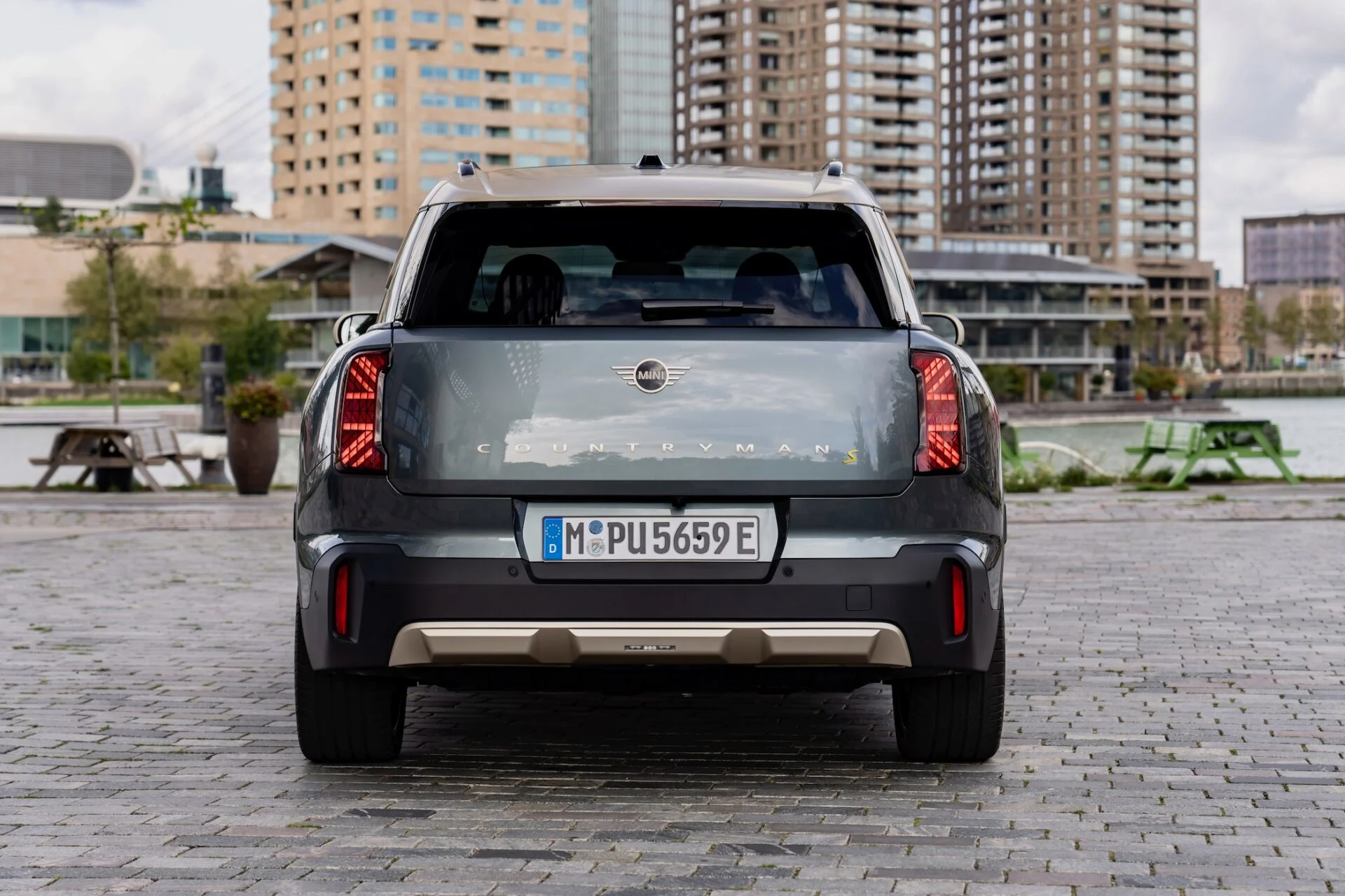 P90528243_highRes_mini-countryman-se-a