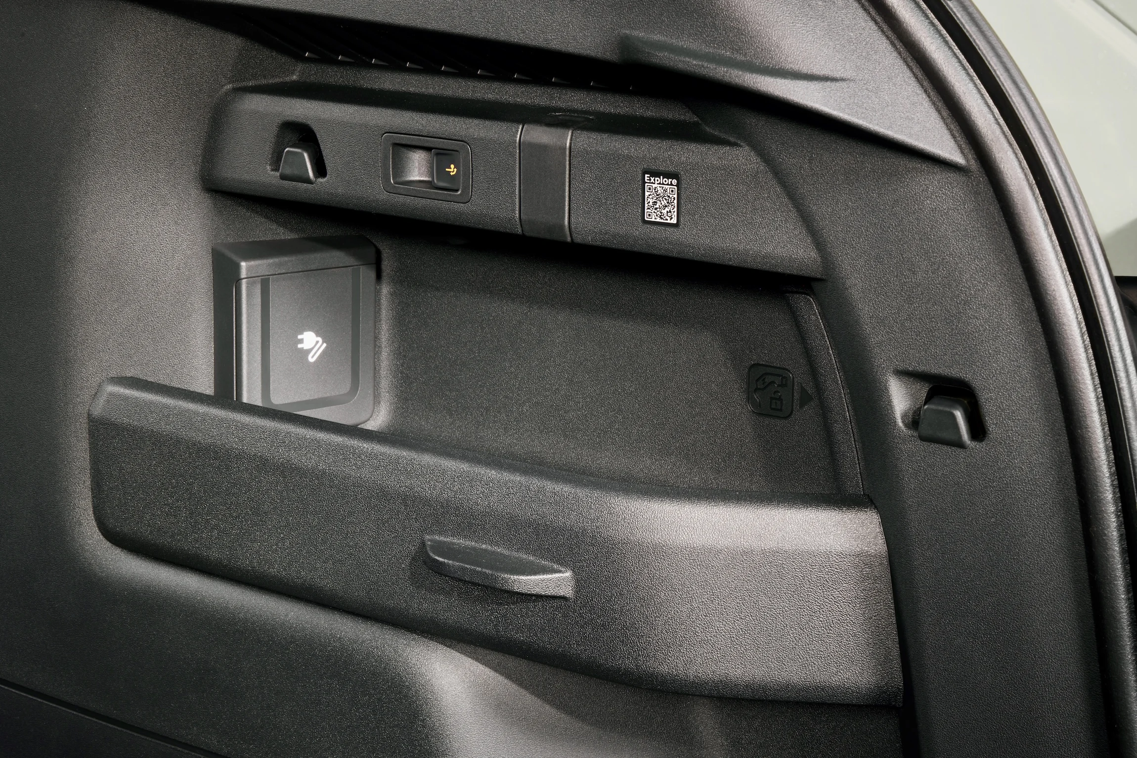 Elroq 230Vplug closed 21efc33d