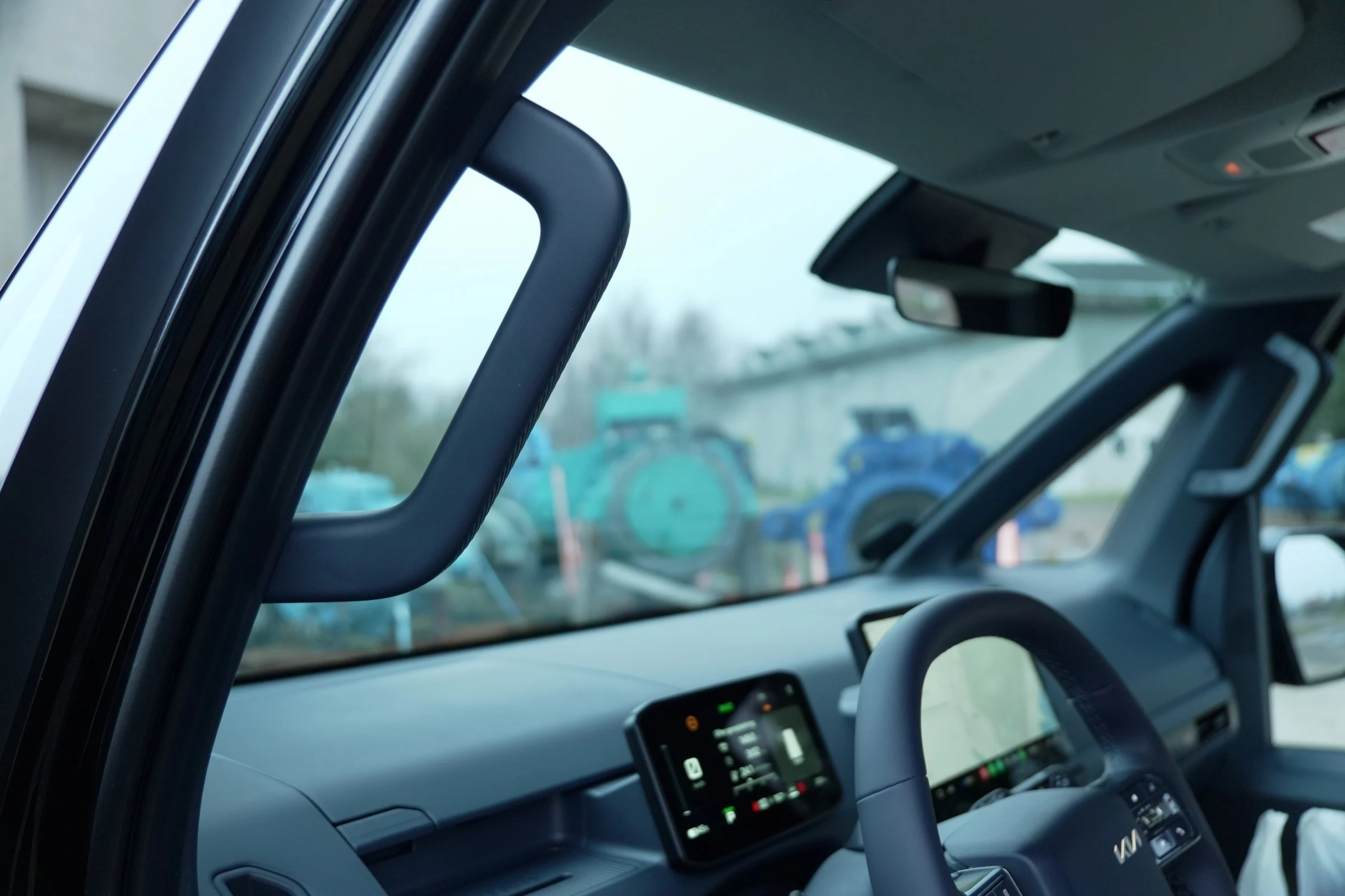 TEST Kia PV5 Passenger LR MBB 240