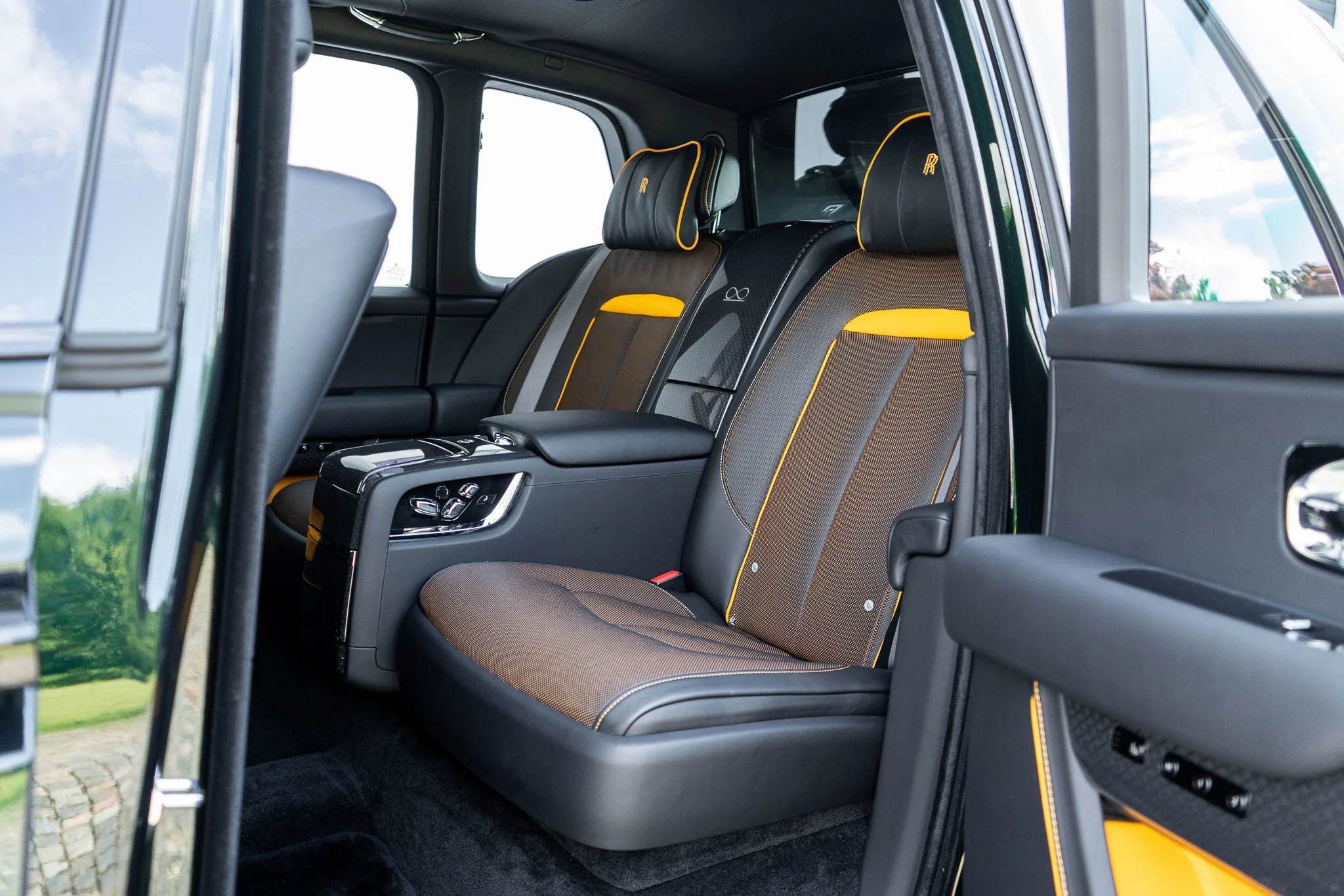 Rolls Royce Cullinan-18