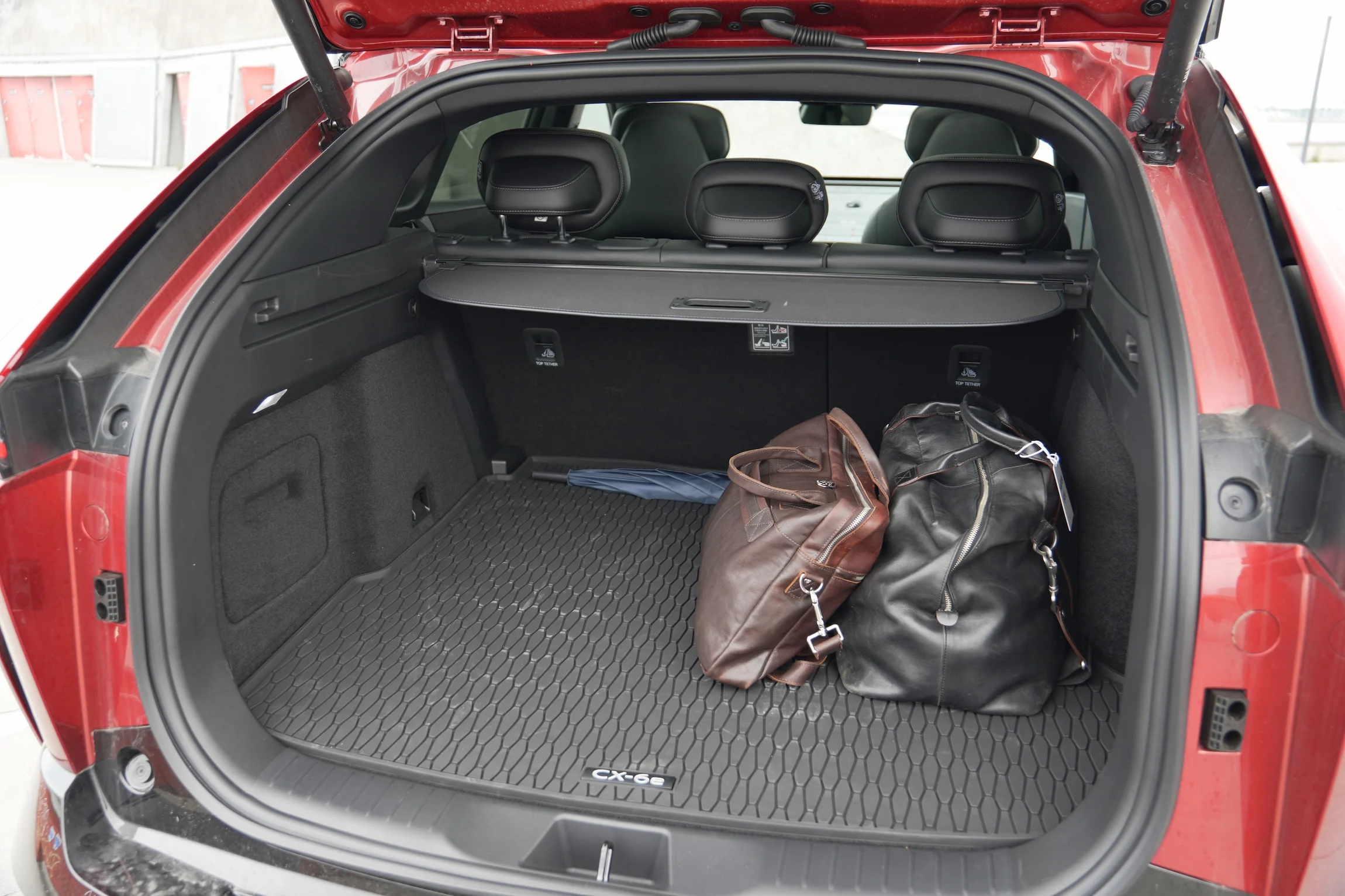 FØRSTE TUR Mazda CX-6e MBB 207