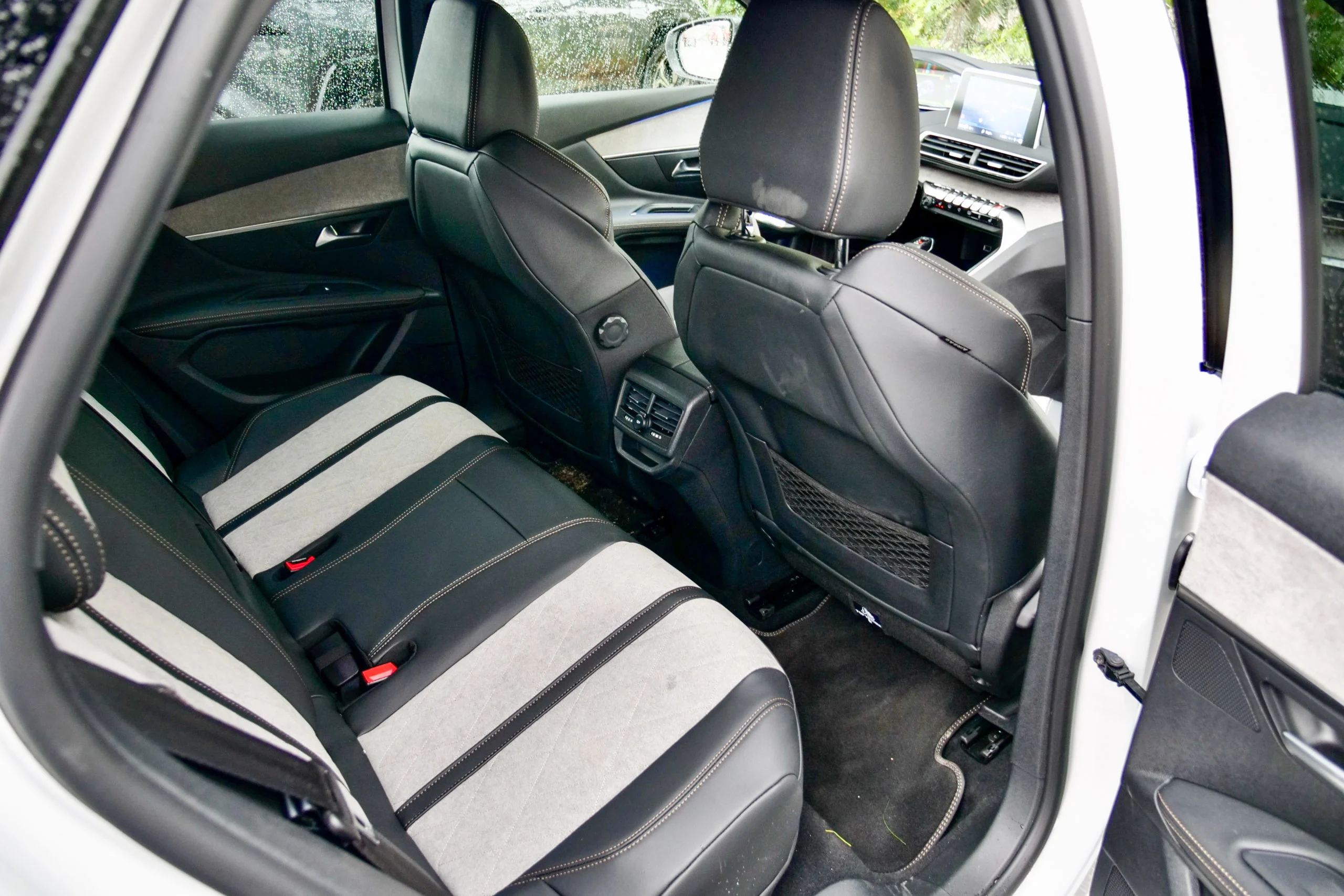 Peugeot 3008 Plug In &#8211; Interiør (8)