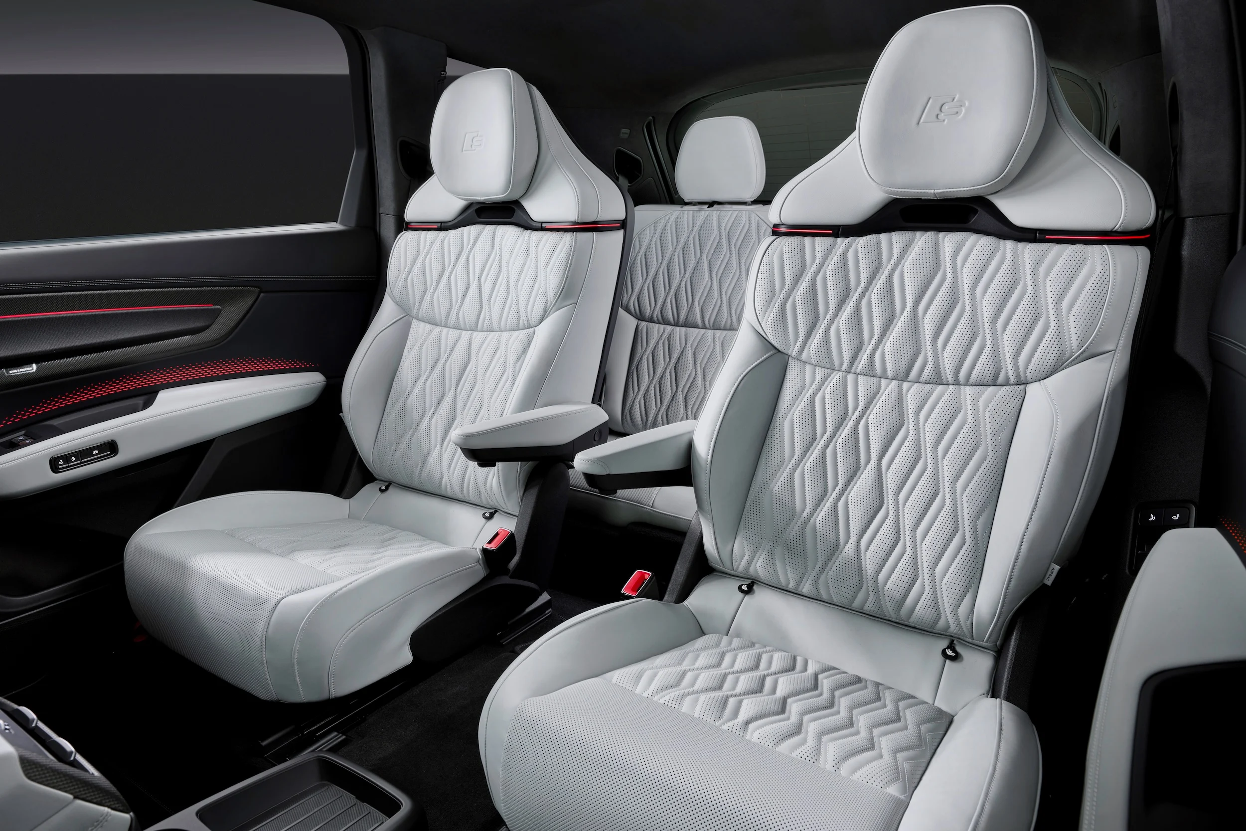 Audi Q9 13 large