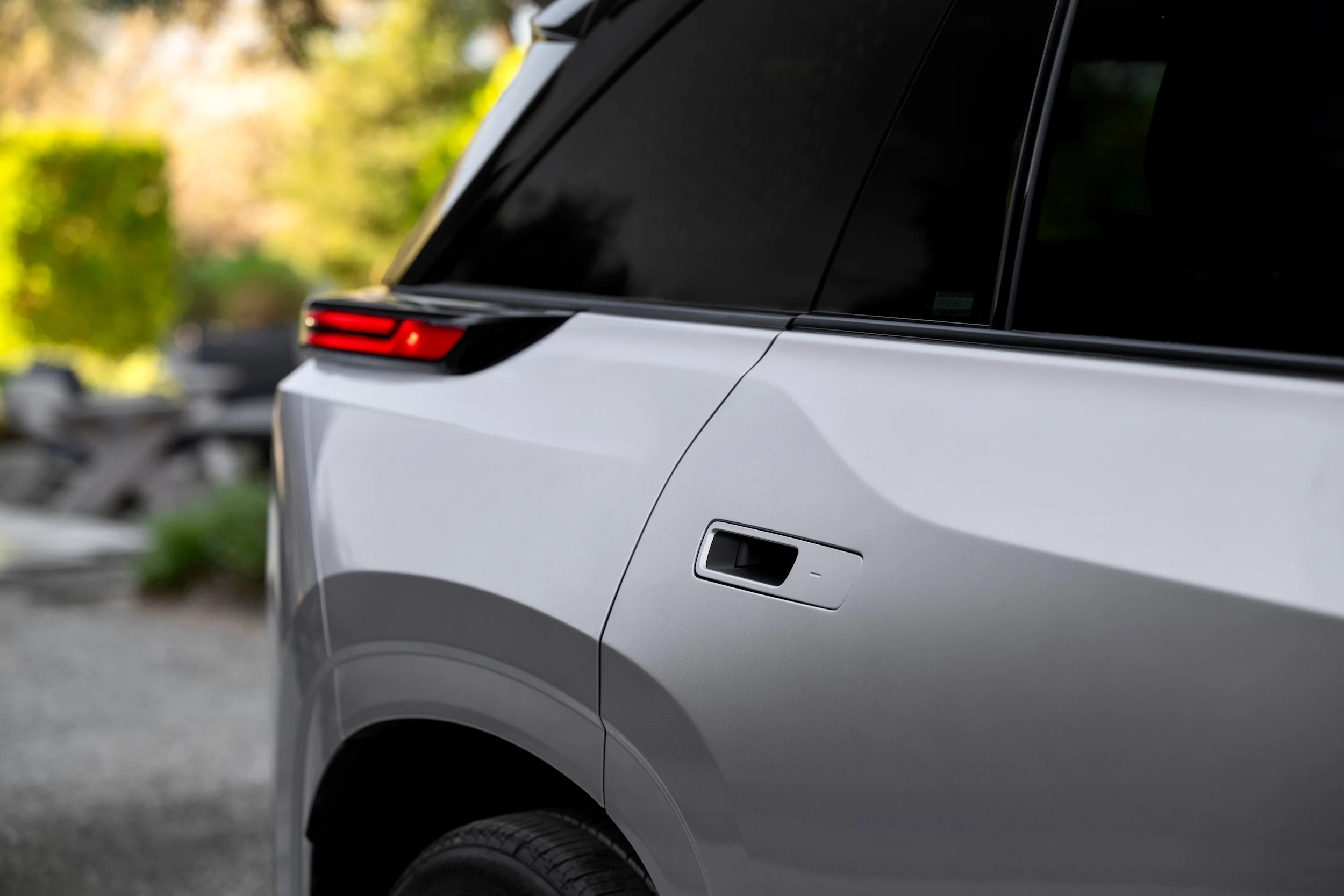 2027 Toyota Highlander Limited Spellbound2Tone 011