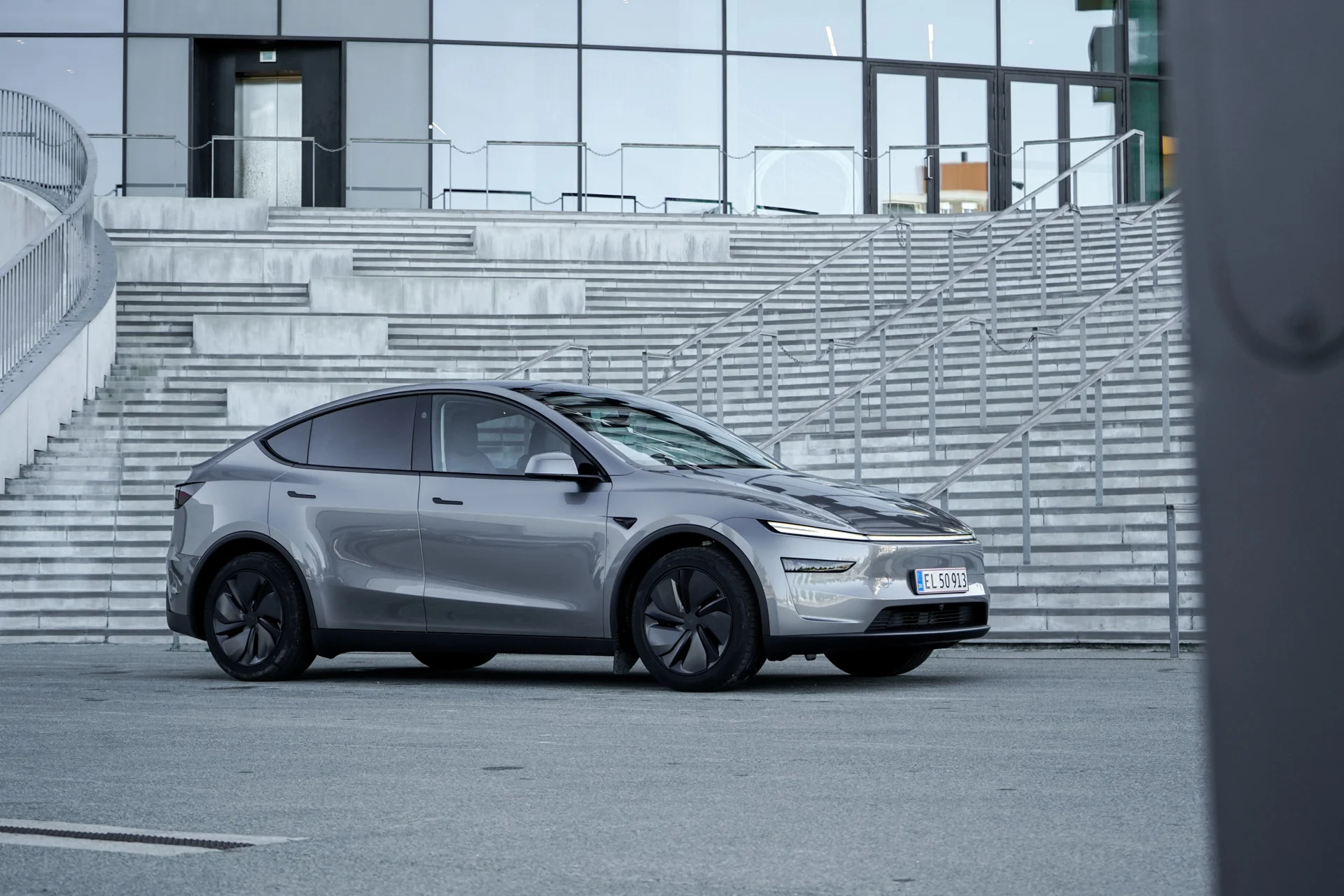 Tesla Model Y -26