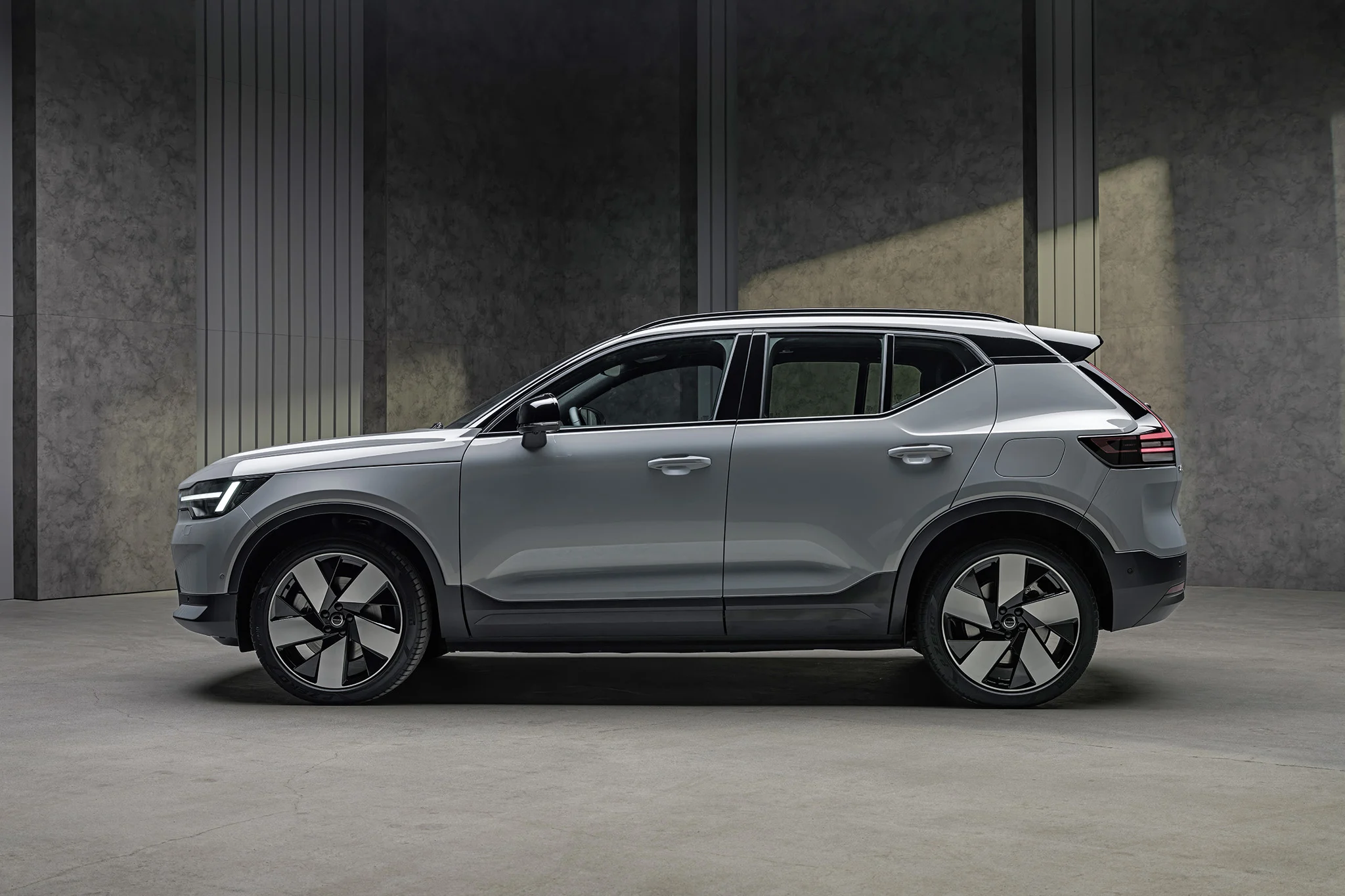 Volvo EX40 official-8