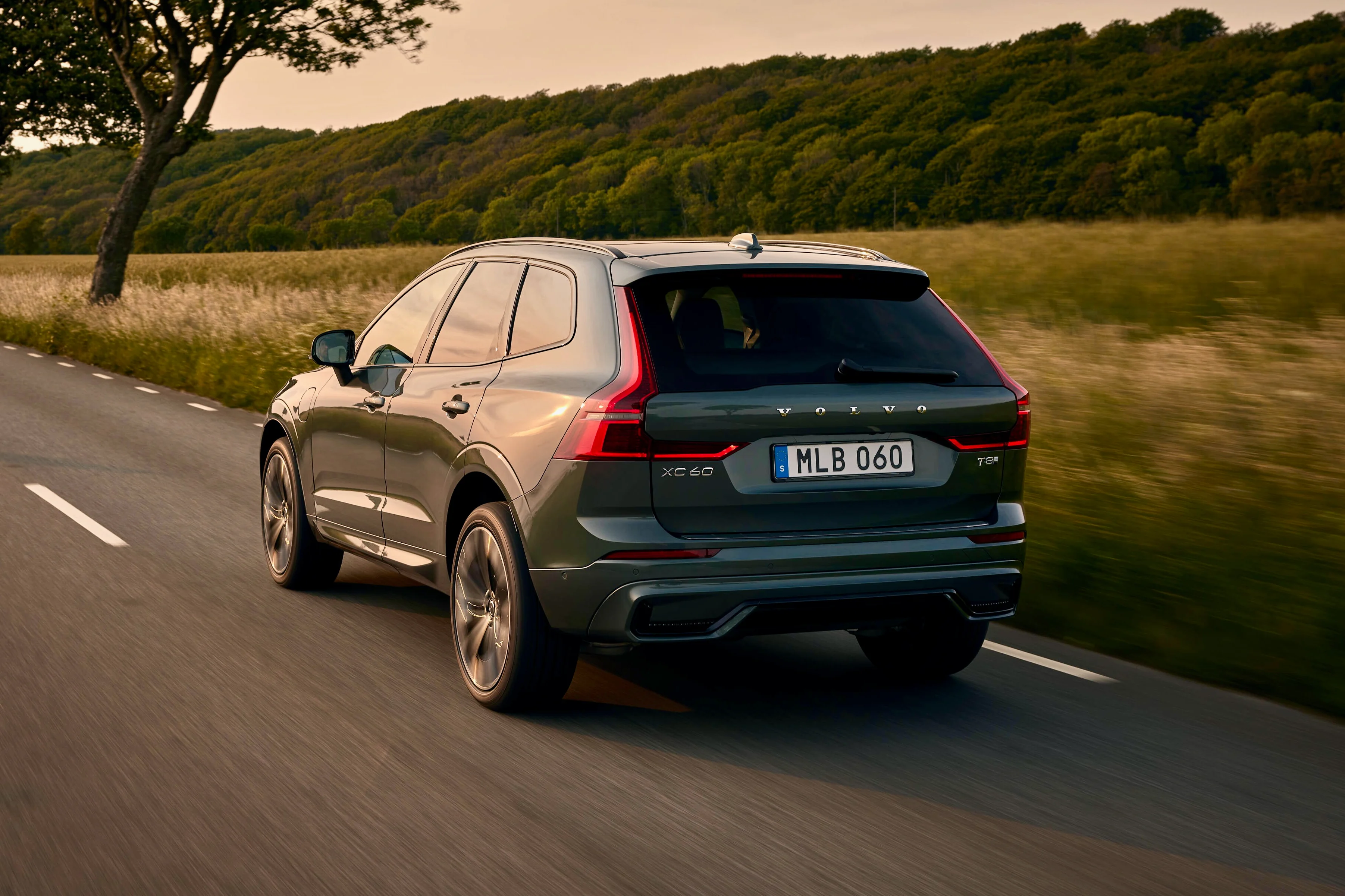 351371 The XC60 overtakes the 240 to become Volvo s best-seller