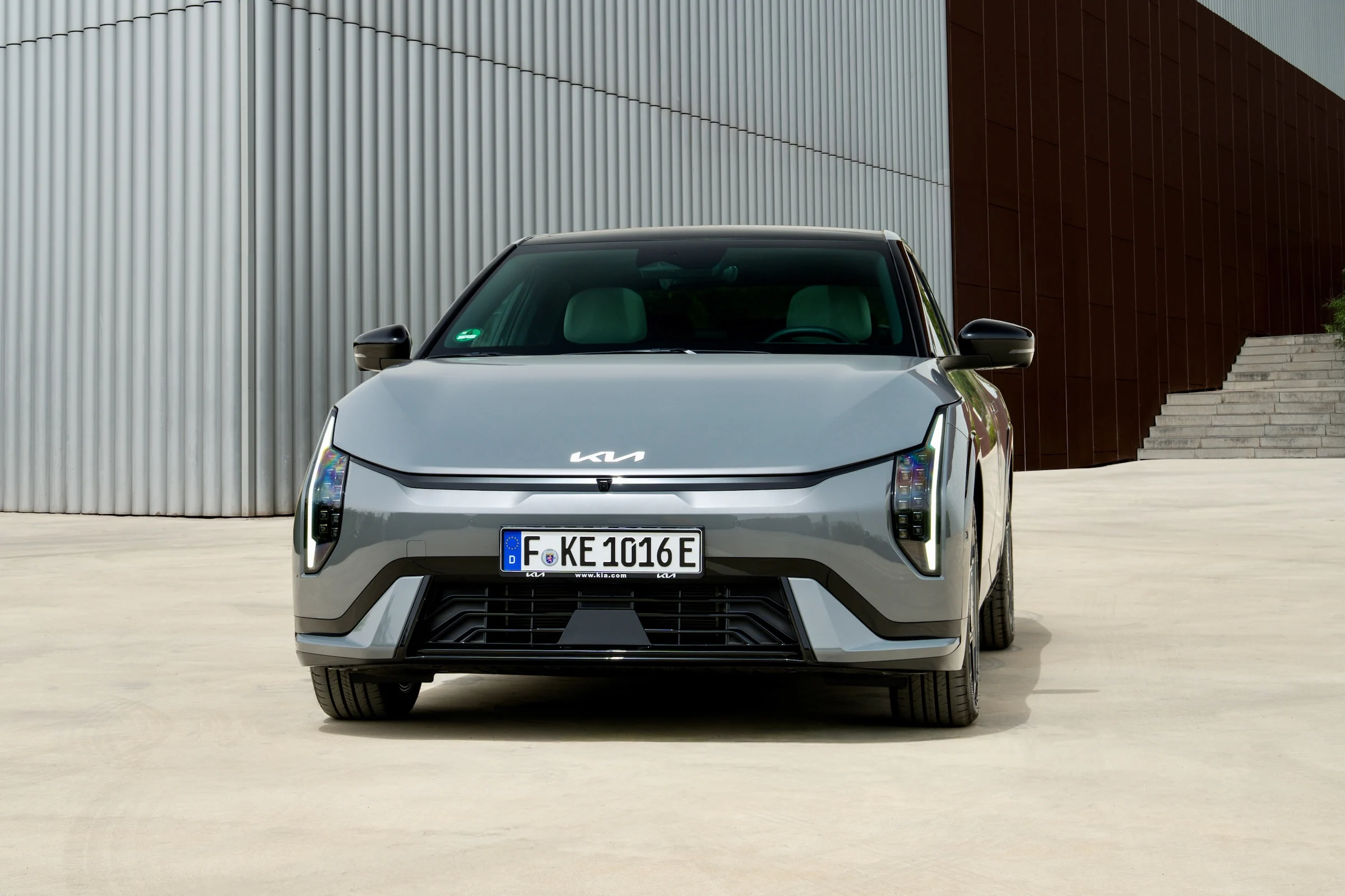 kia-ev4-fastback-gt-line-shale-gray-static-print-3600x2400-003