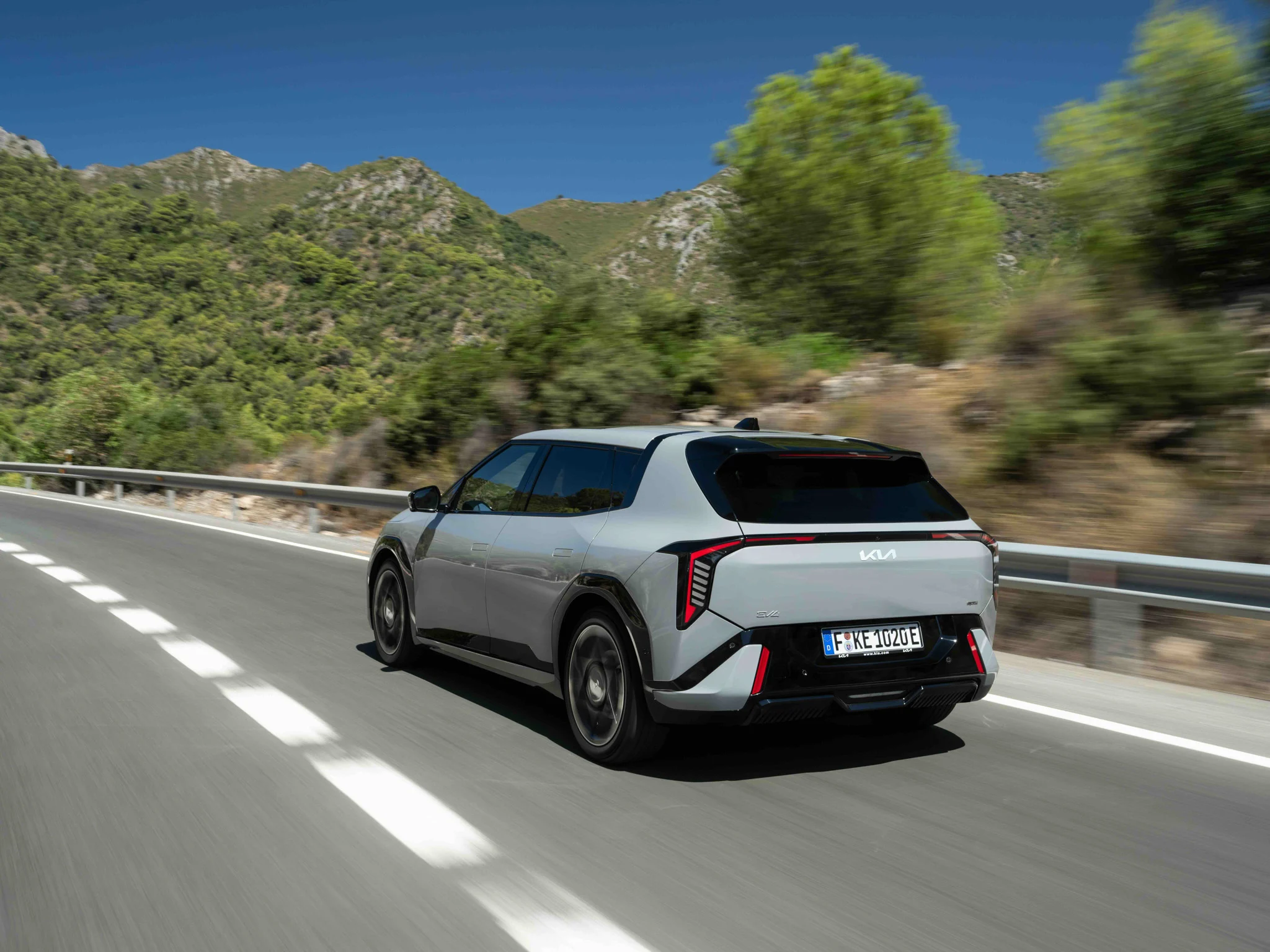 Kia EV4 Hatchback Dynamisk bagfra
