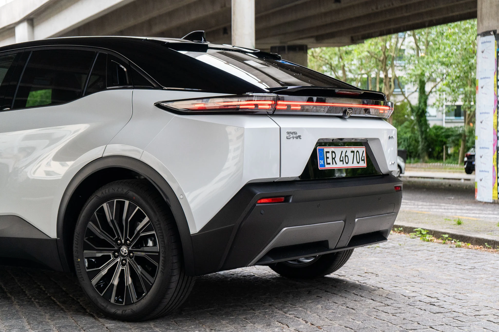 Toyota C-HR+-24
