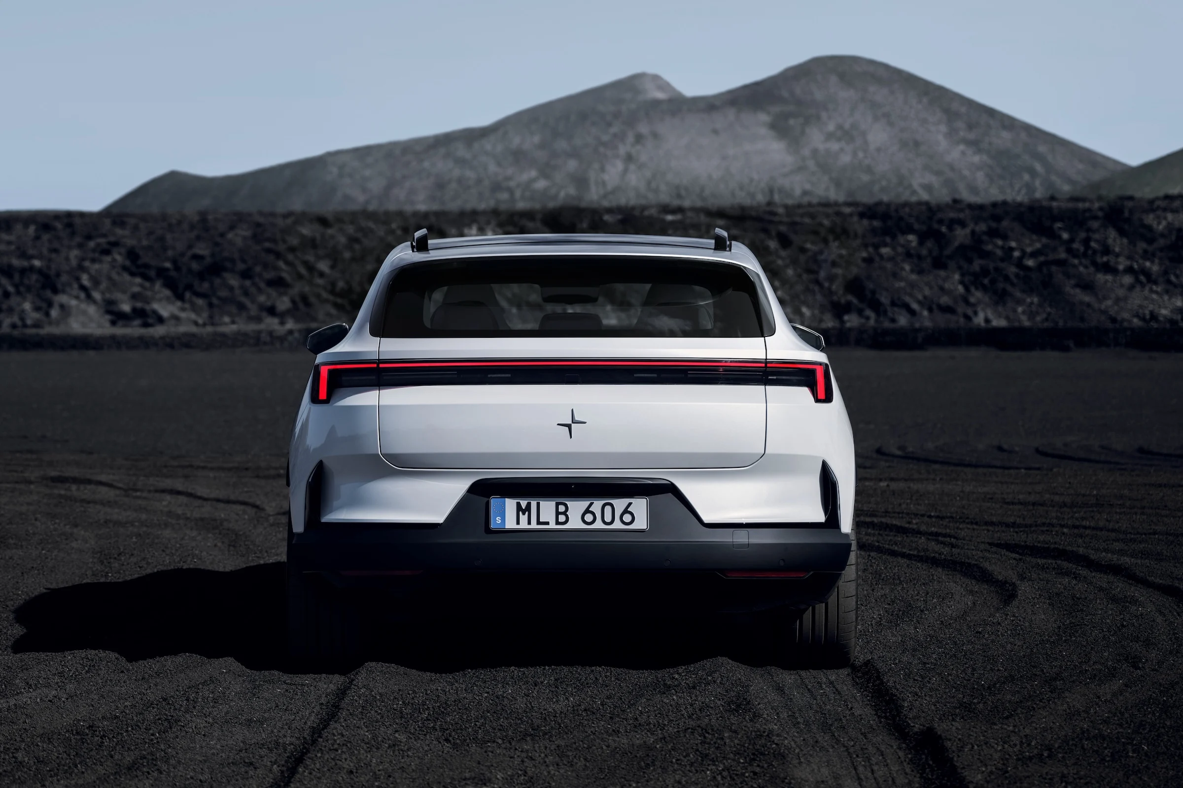 Polestar 4 SUV -5836-24polestar-260126-2083-v003-1