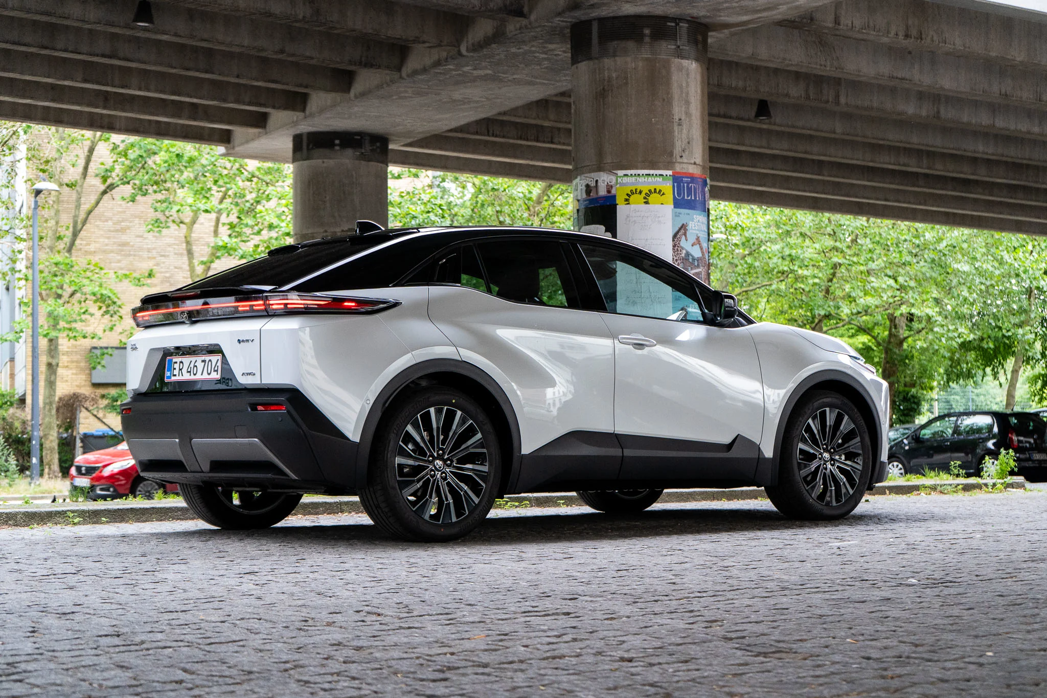 Toyota C-HR+-14