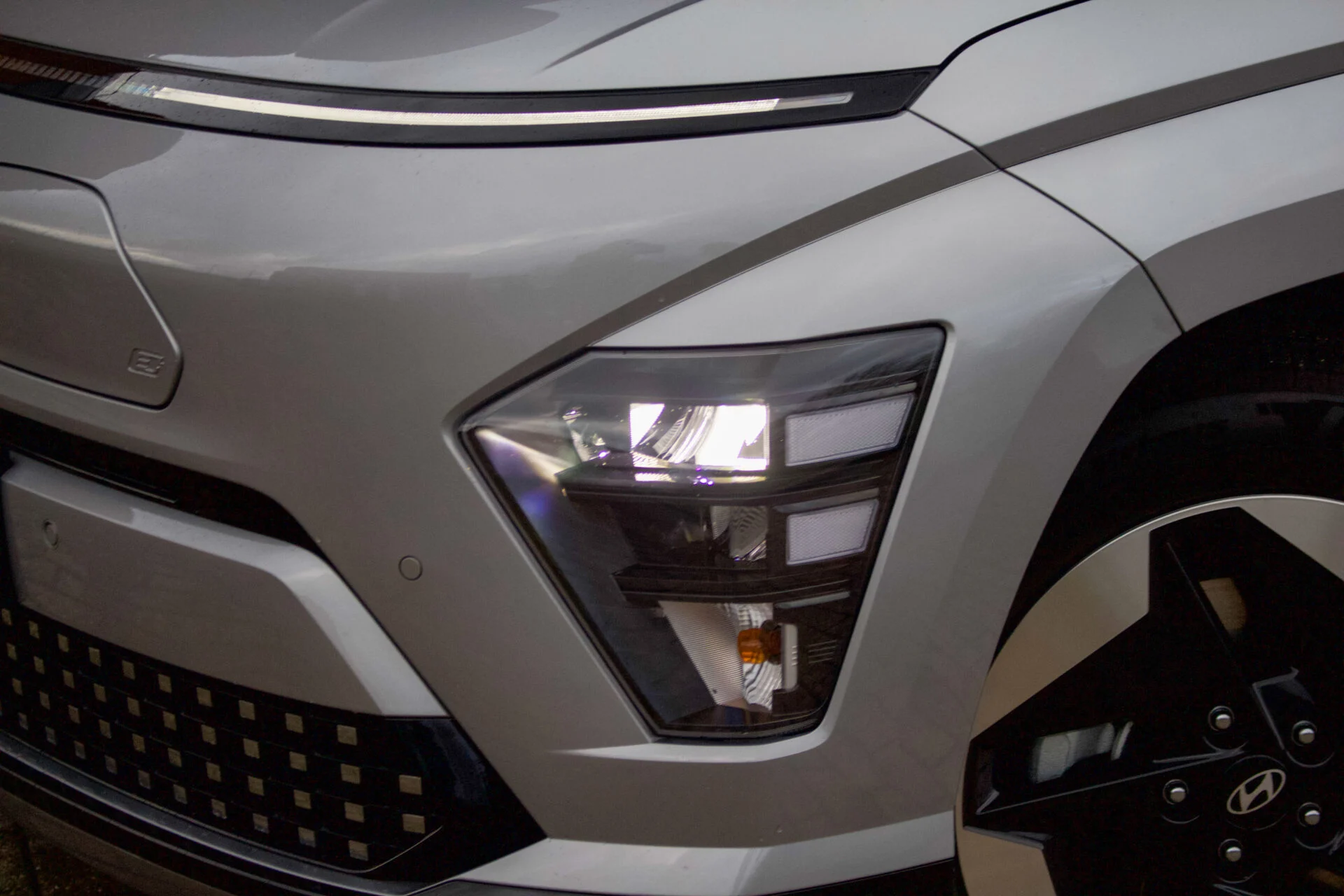 Hyundai Kona vs Kia Niro-17