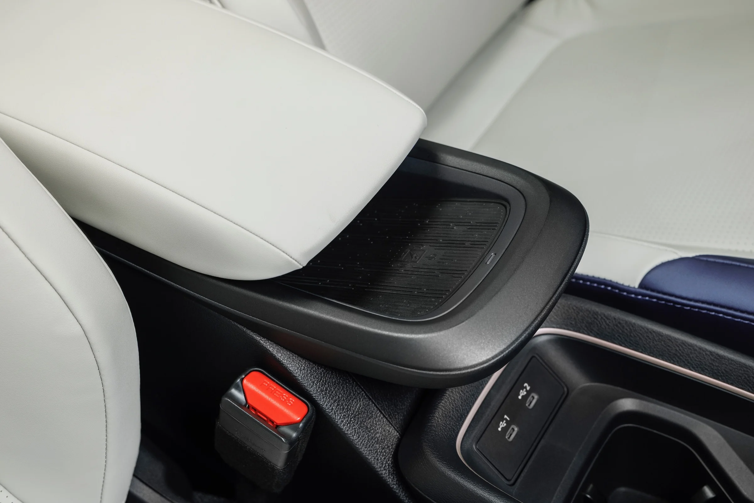Nissan LEAF051