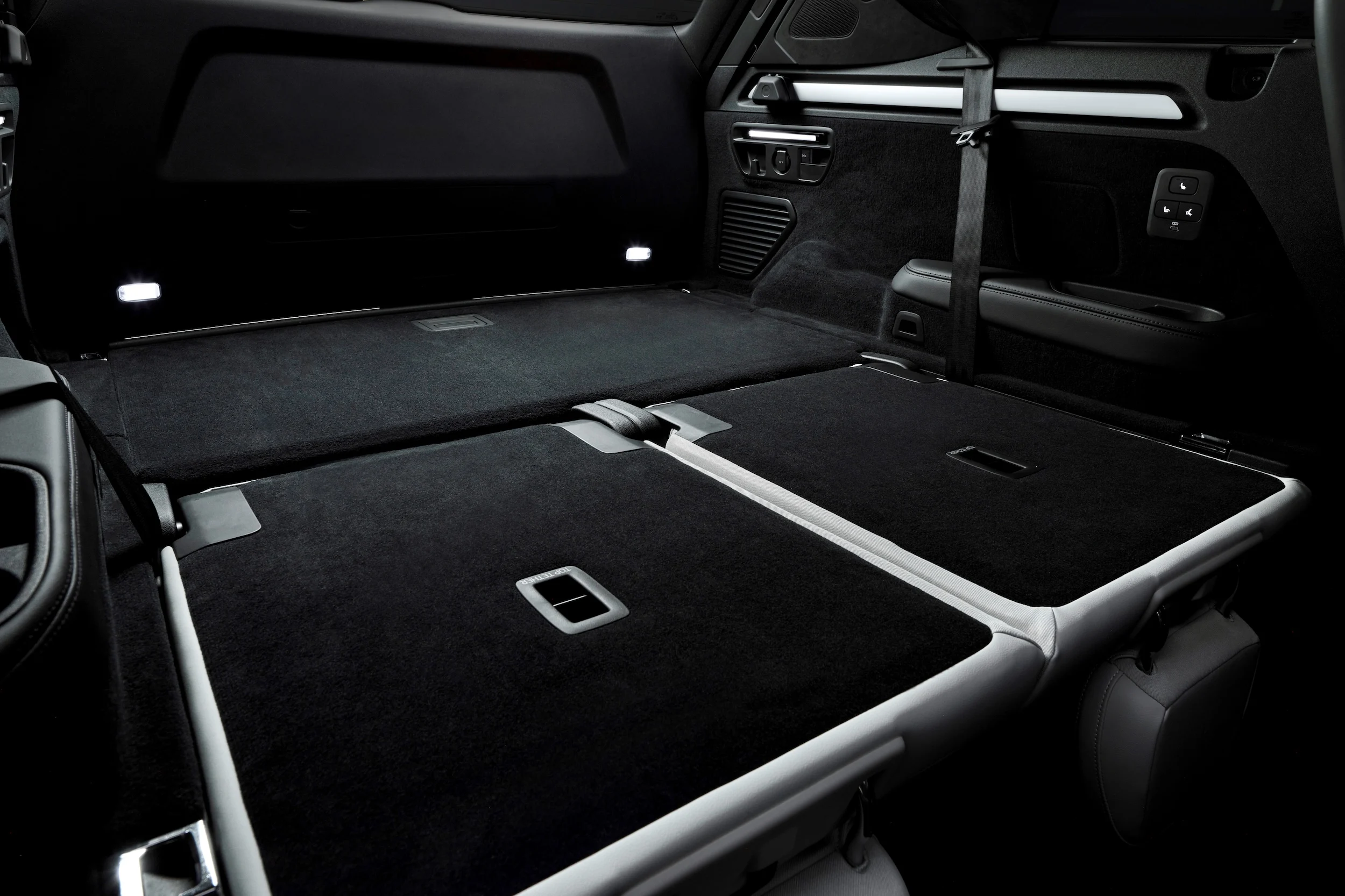 Audi Q9 14 large