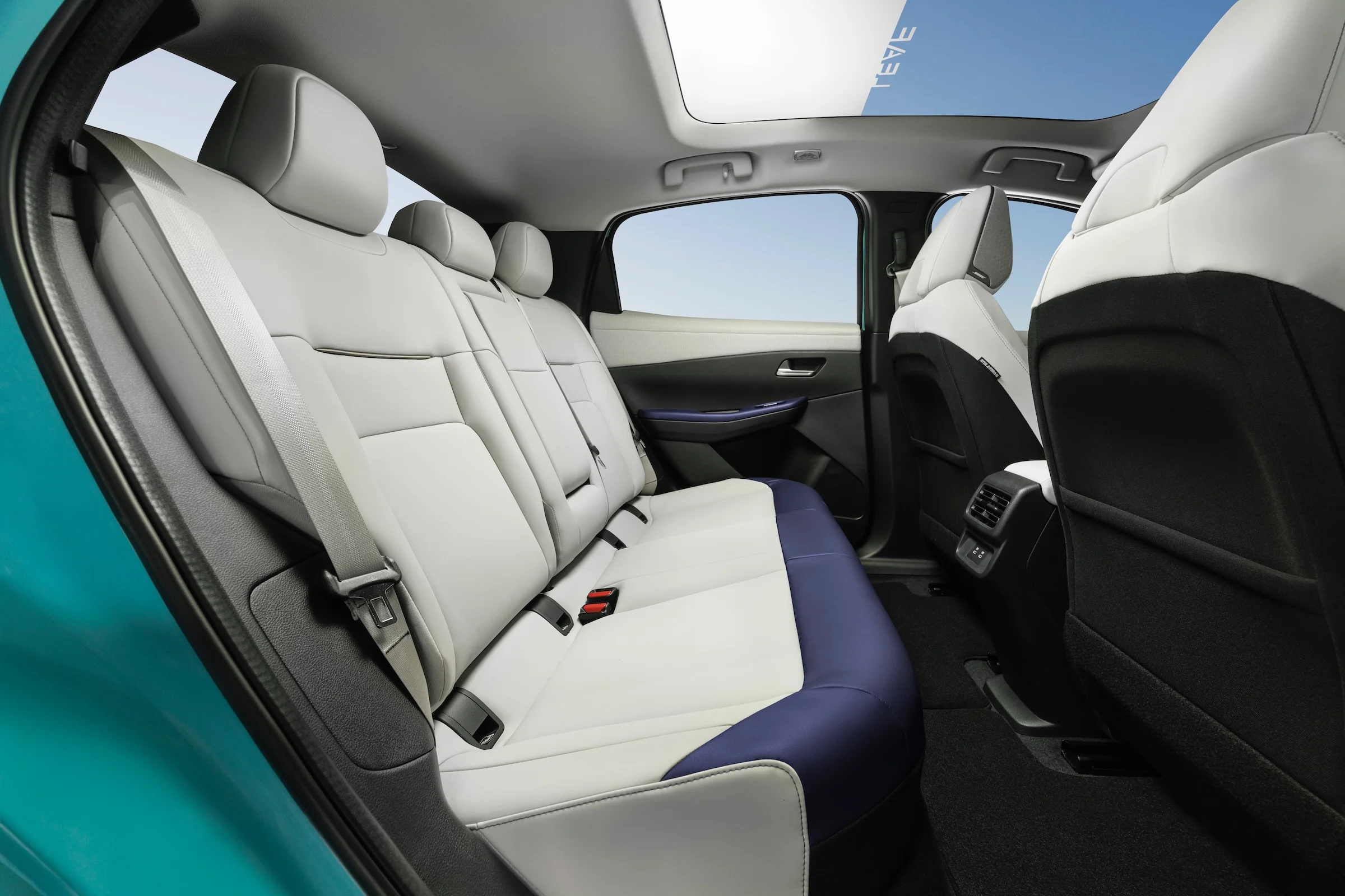 Nissan LEAF045