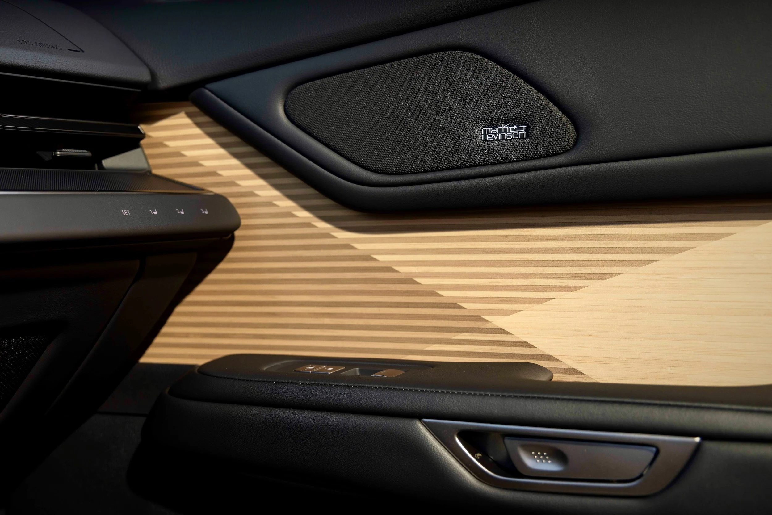 lexus es500e luxury soniccopper black 042