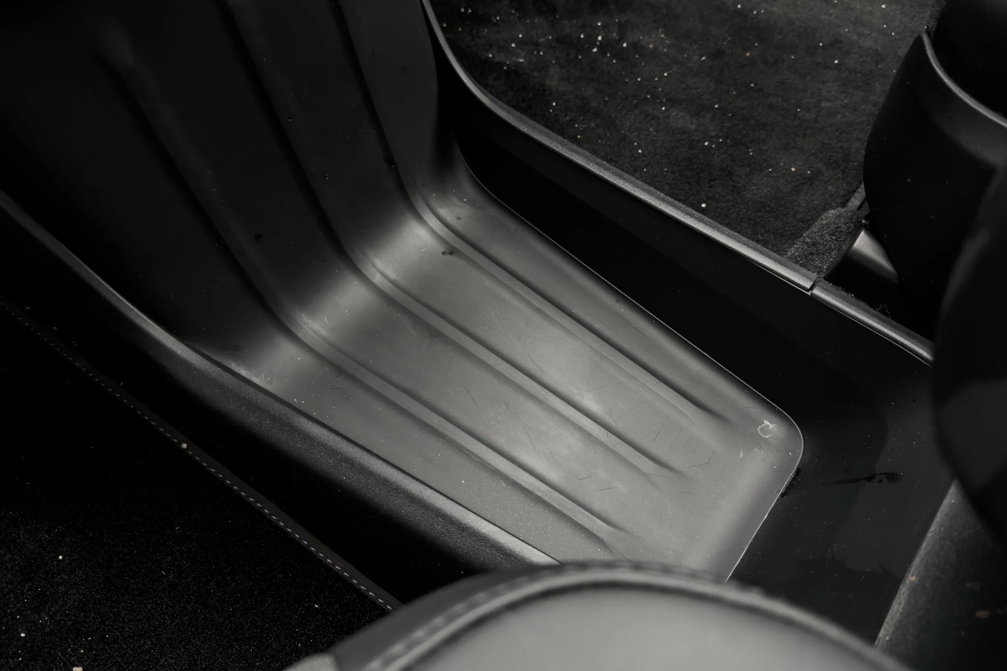 Tesla Model Y Baghjulstræk - Interiør-01