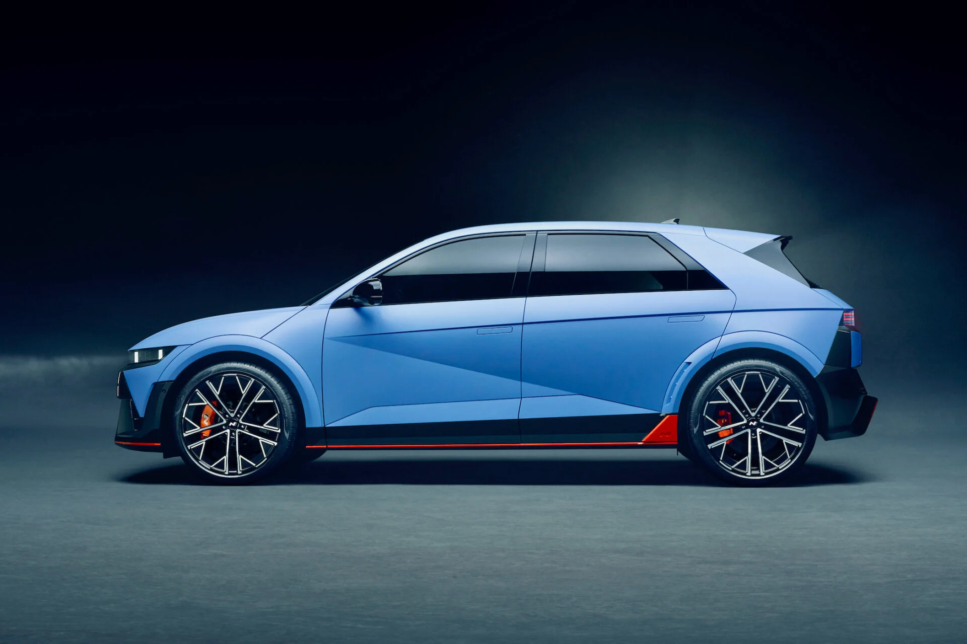hyundai-ioniq-5-n-debut-goodwood-2023-studio-exterior-03