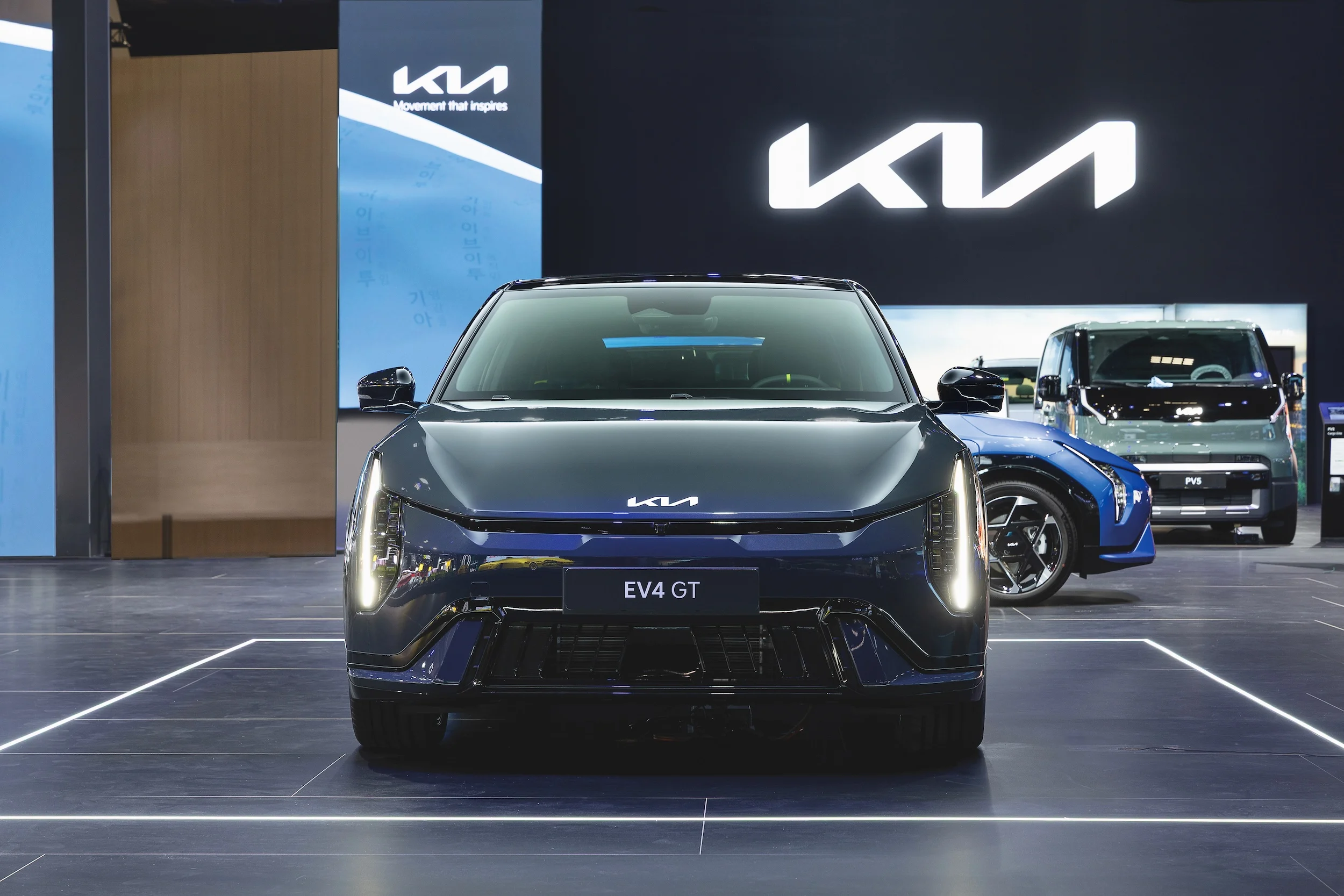 kia-ev4-gt-penta-metal-motorshow-static-print-3600x2400-01