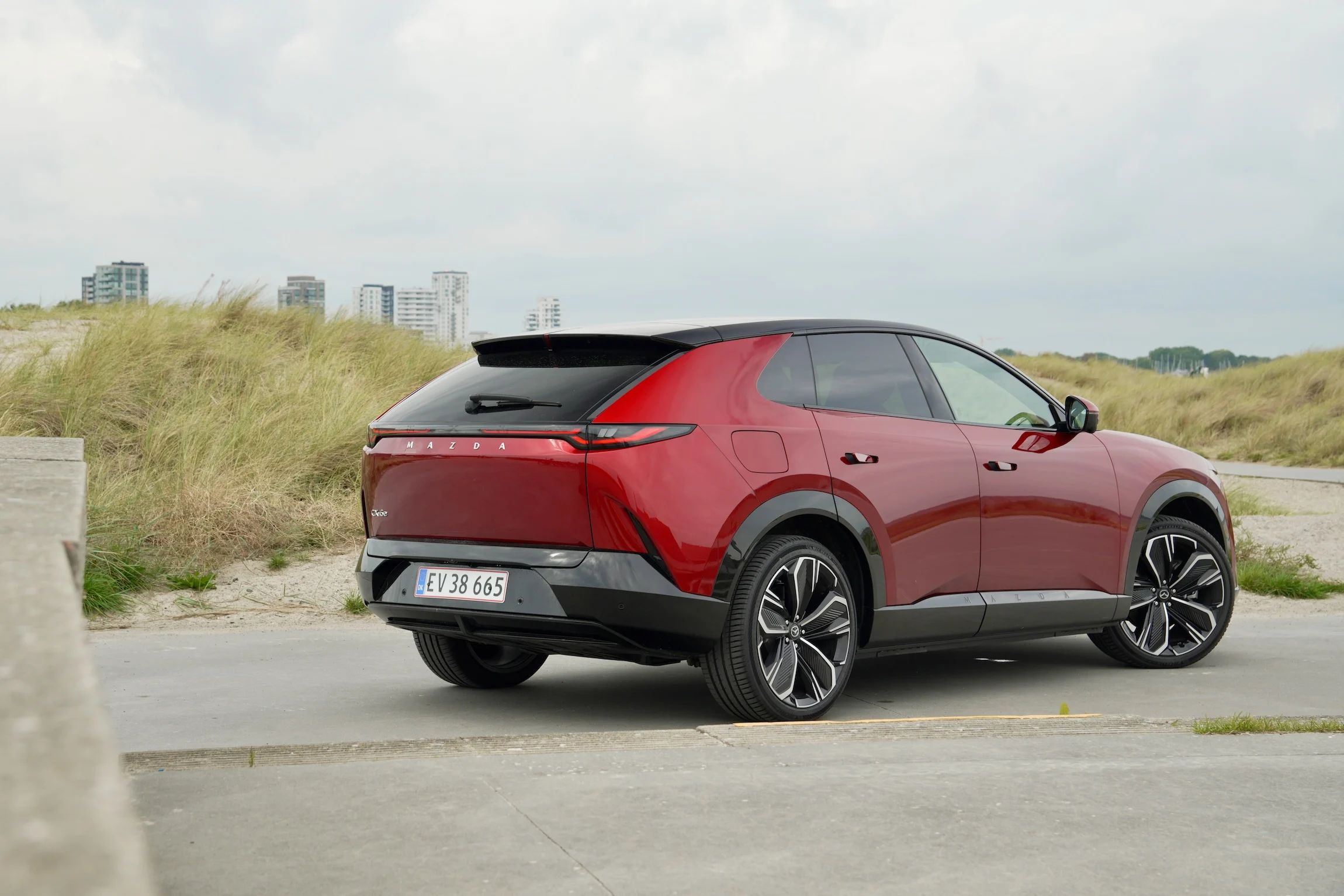 FØRSTE TUR Mazda CX-6e MBB 122