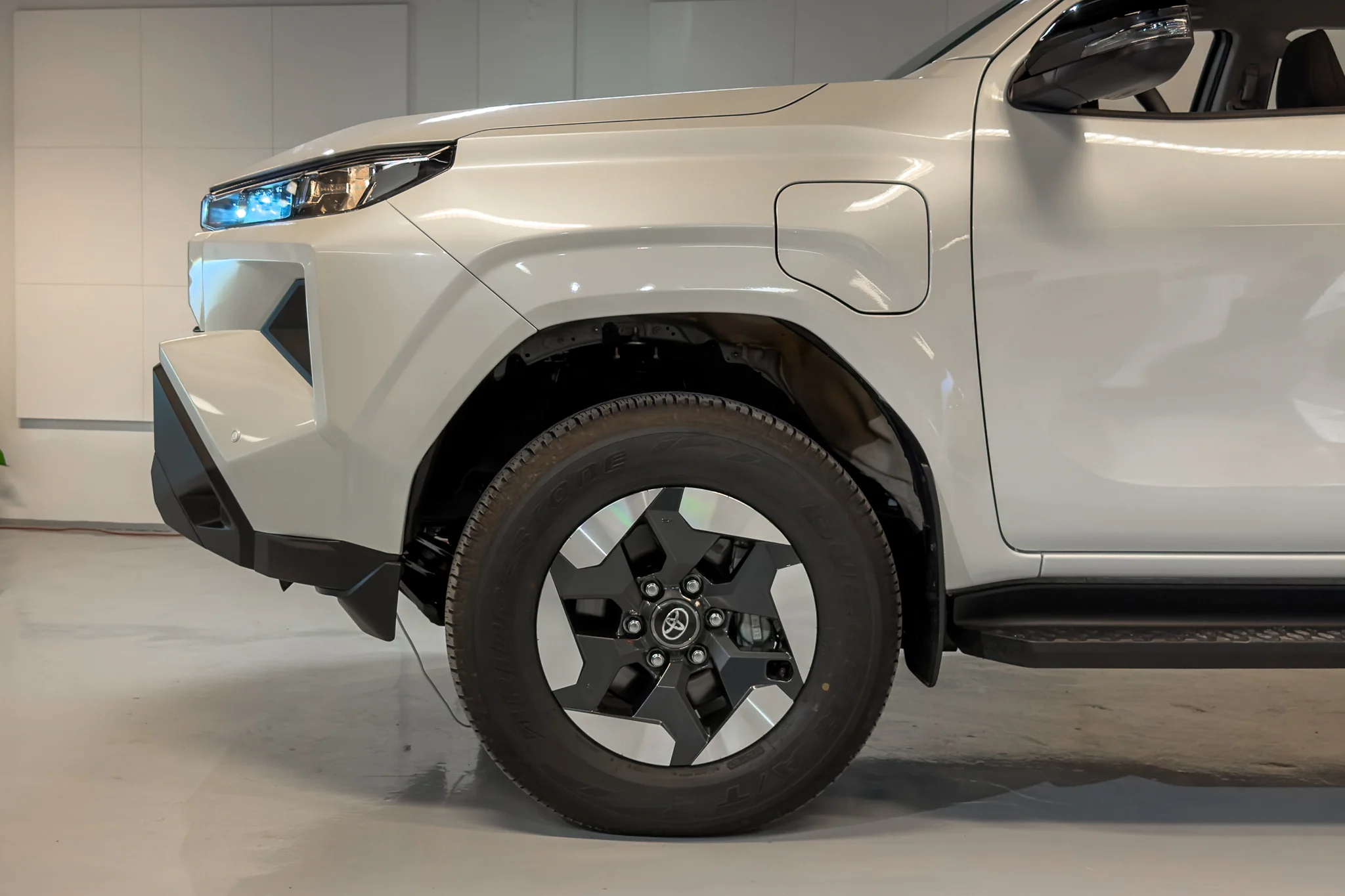 Toyota Hilux Electric-01