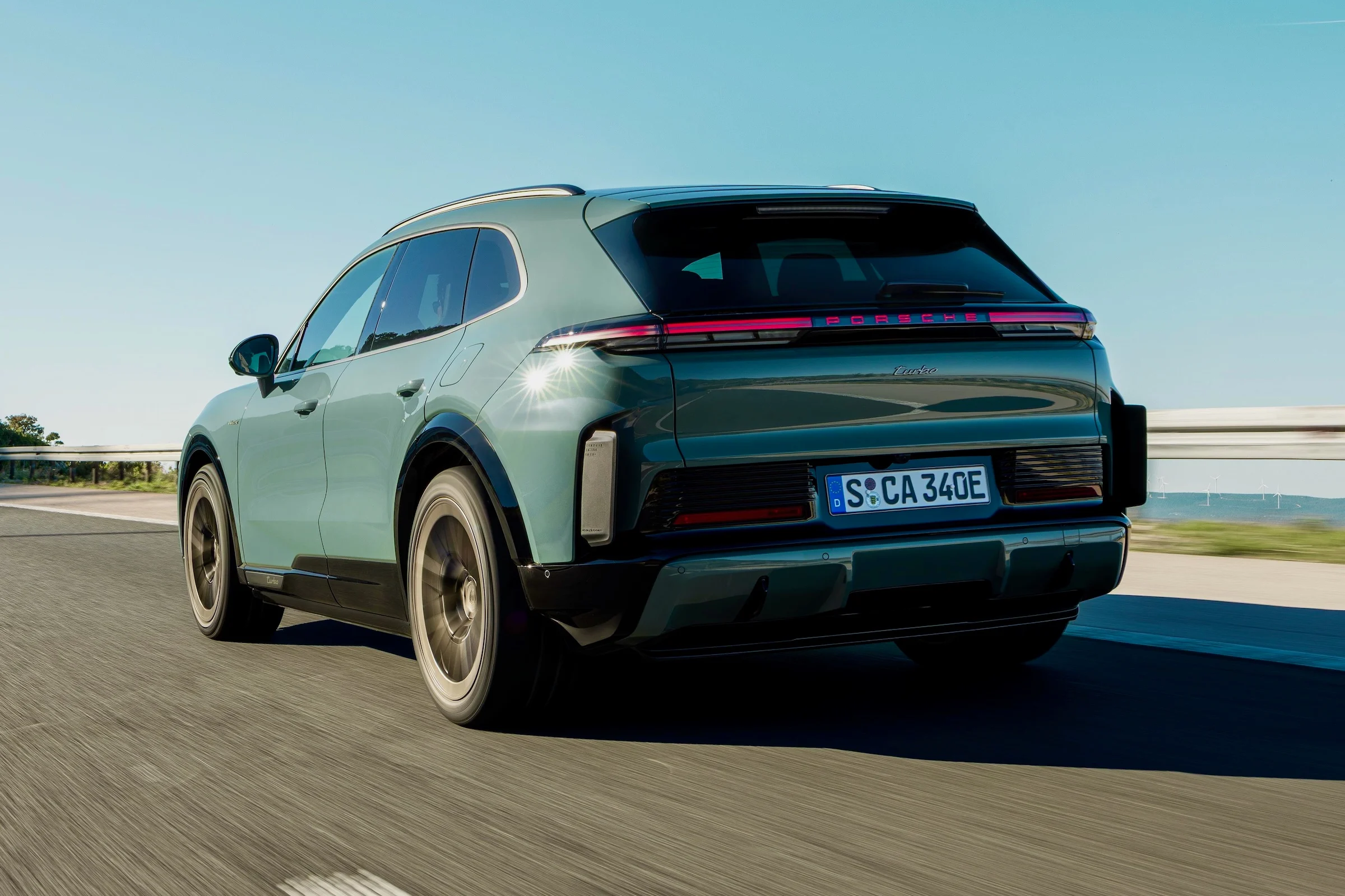 Porsche Cayenne Electric 522 6000x4002