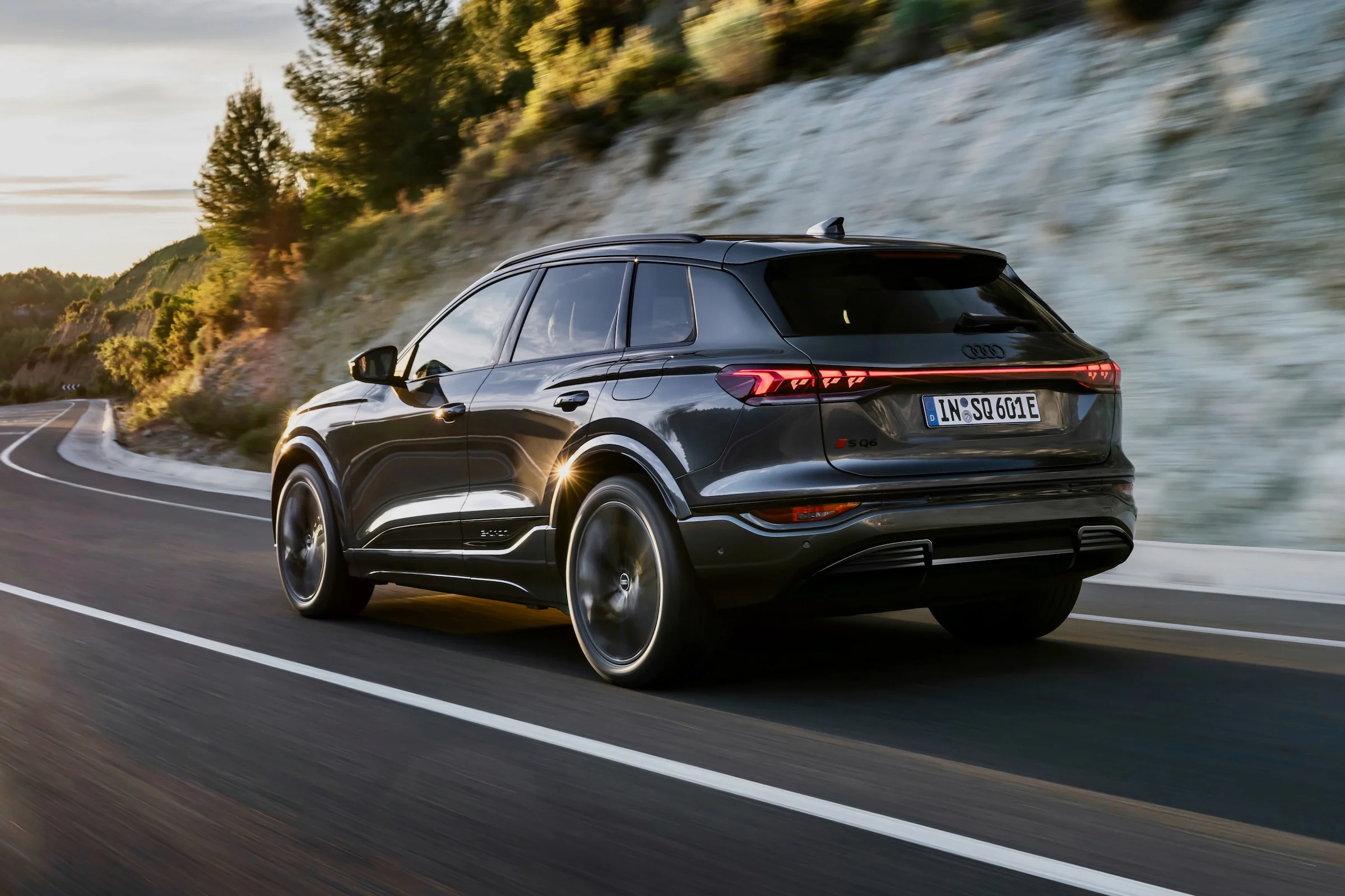 Audi SQ6 E-Tron 42 large