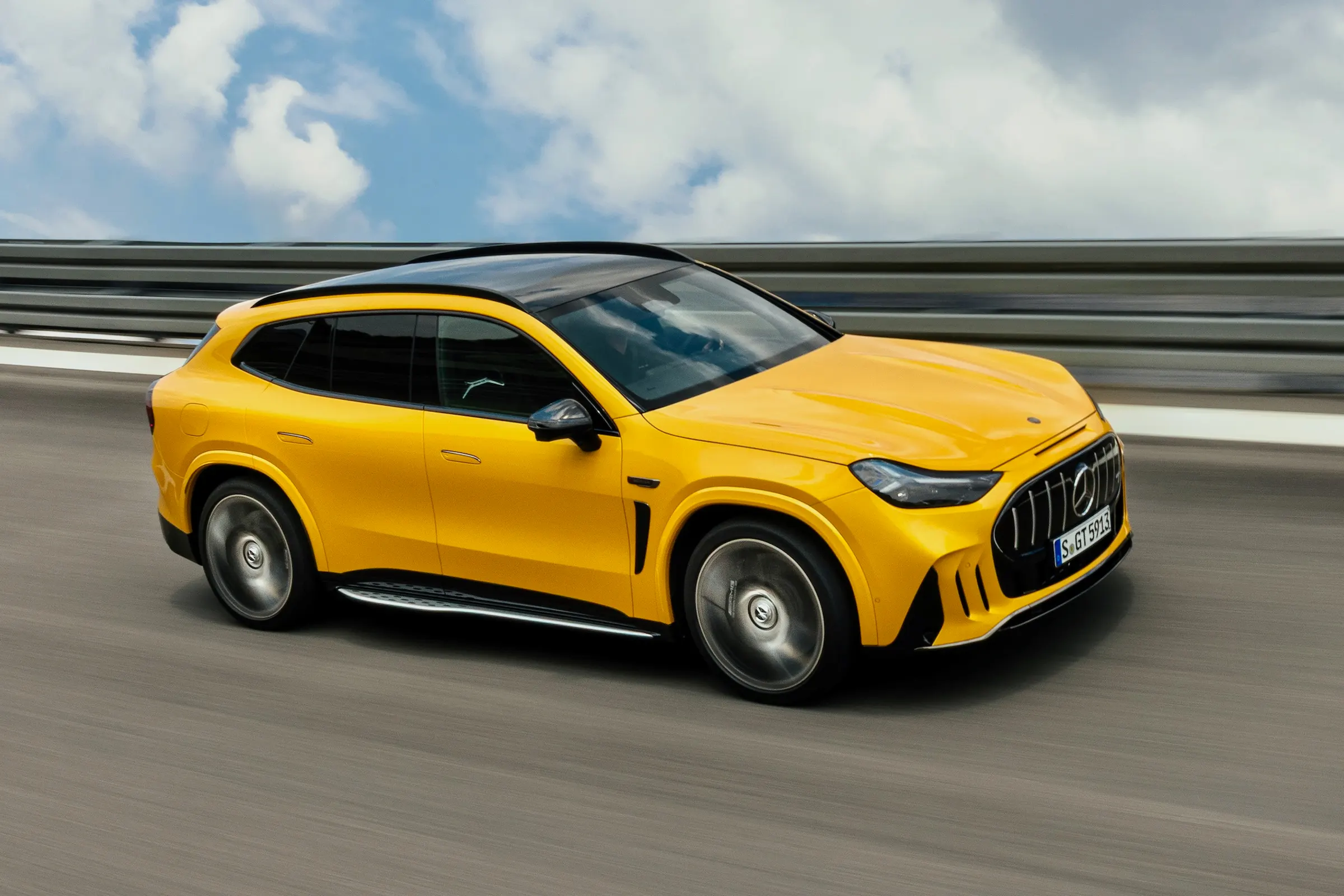 Mercedes-AMG GT SUV 332 075