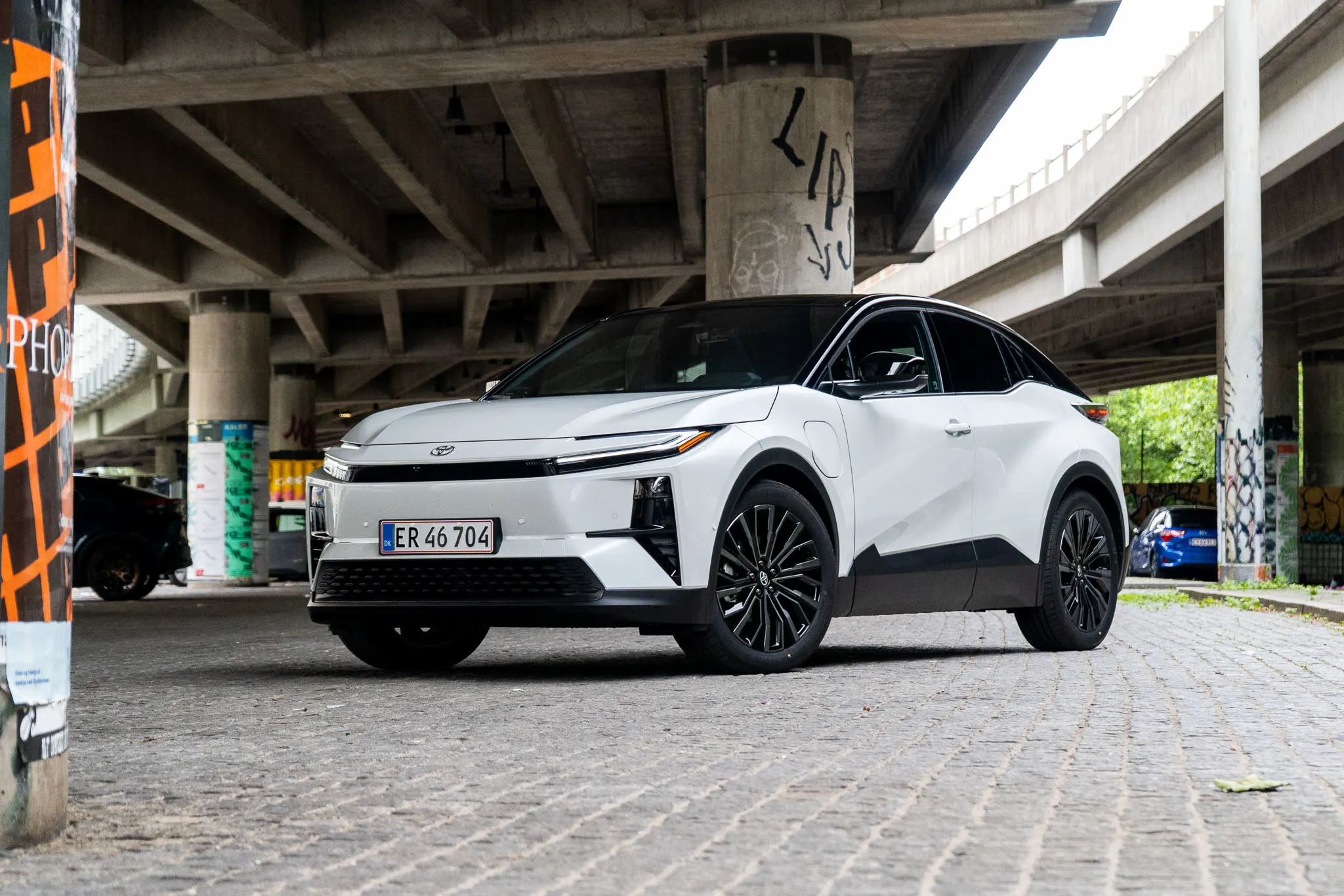 Toyota C-HR+-26