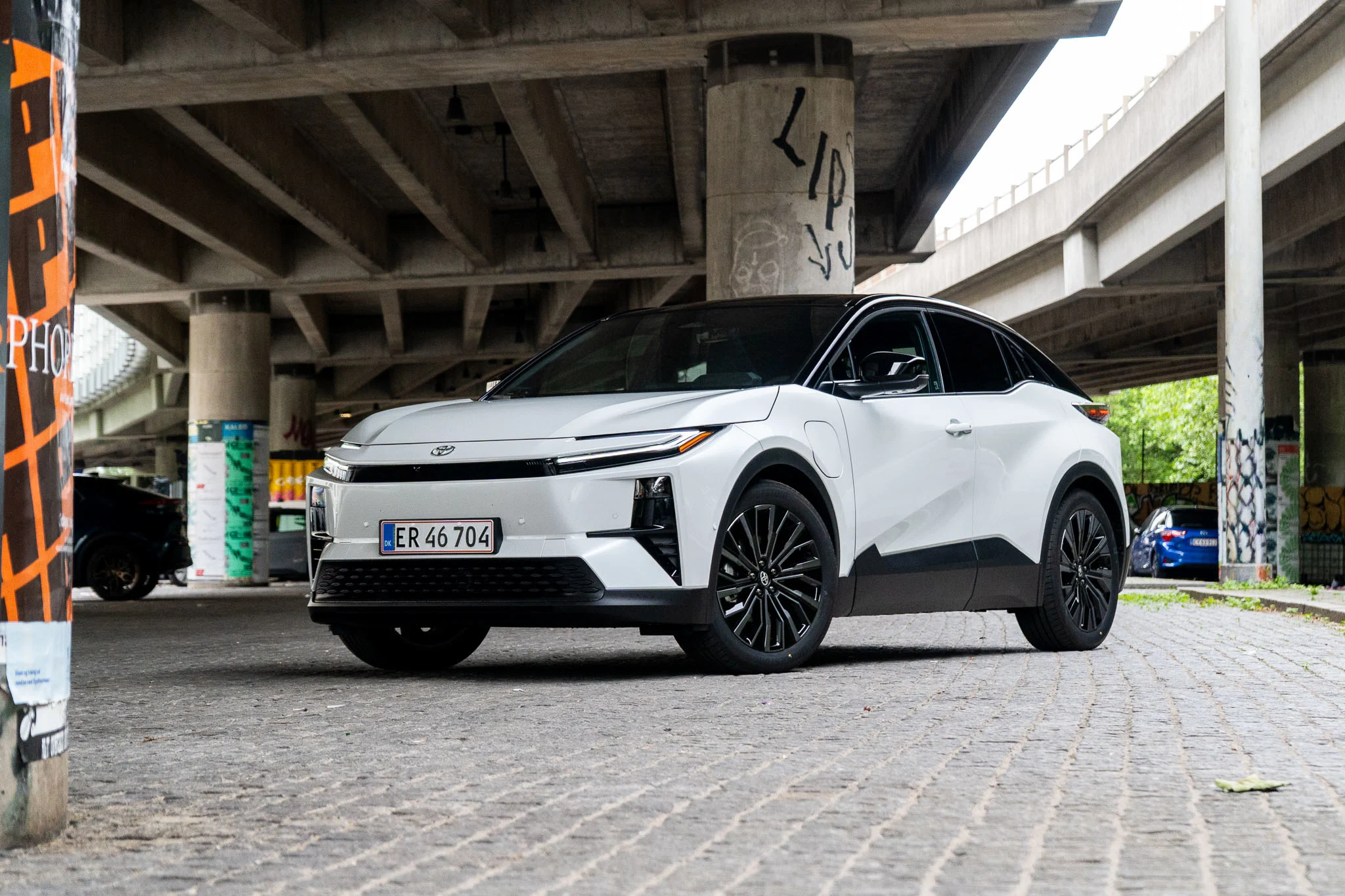 Toyota C-HR+-26