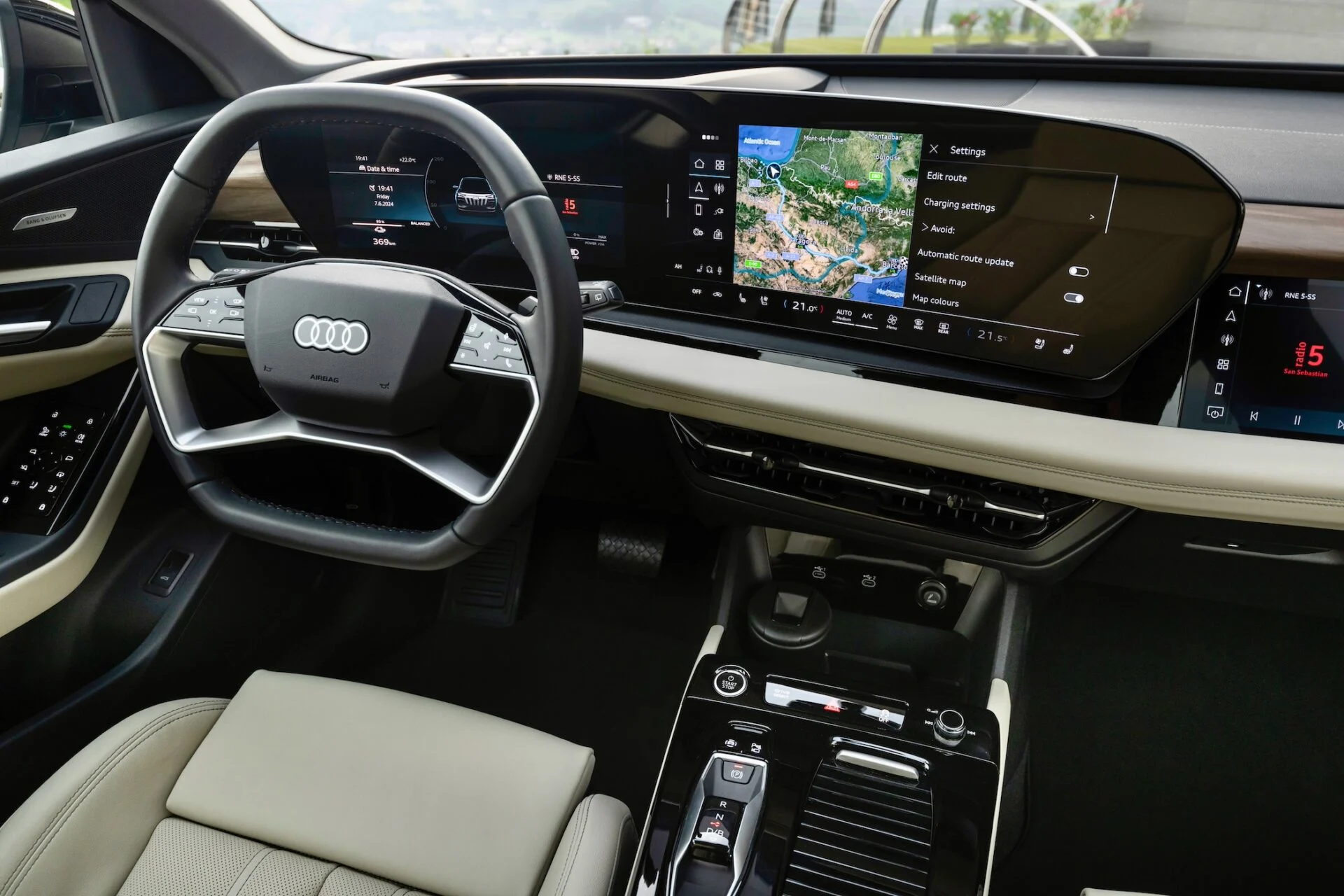 Audi Q6 E-Tron 48Plasma_Blue.jpg-1