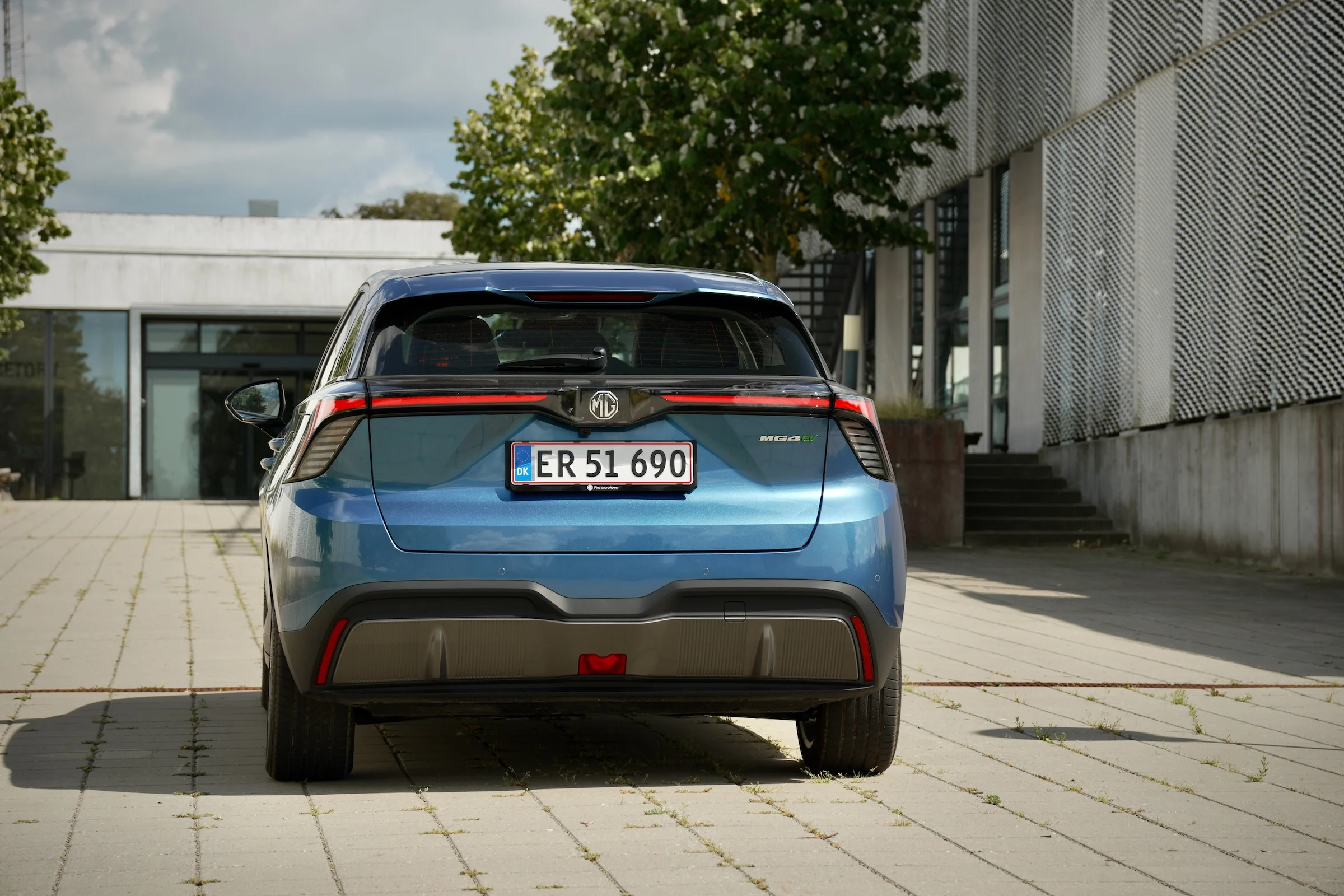 TEST MG4 EV Extended Range Luxury 2070