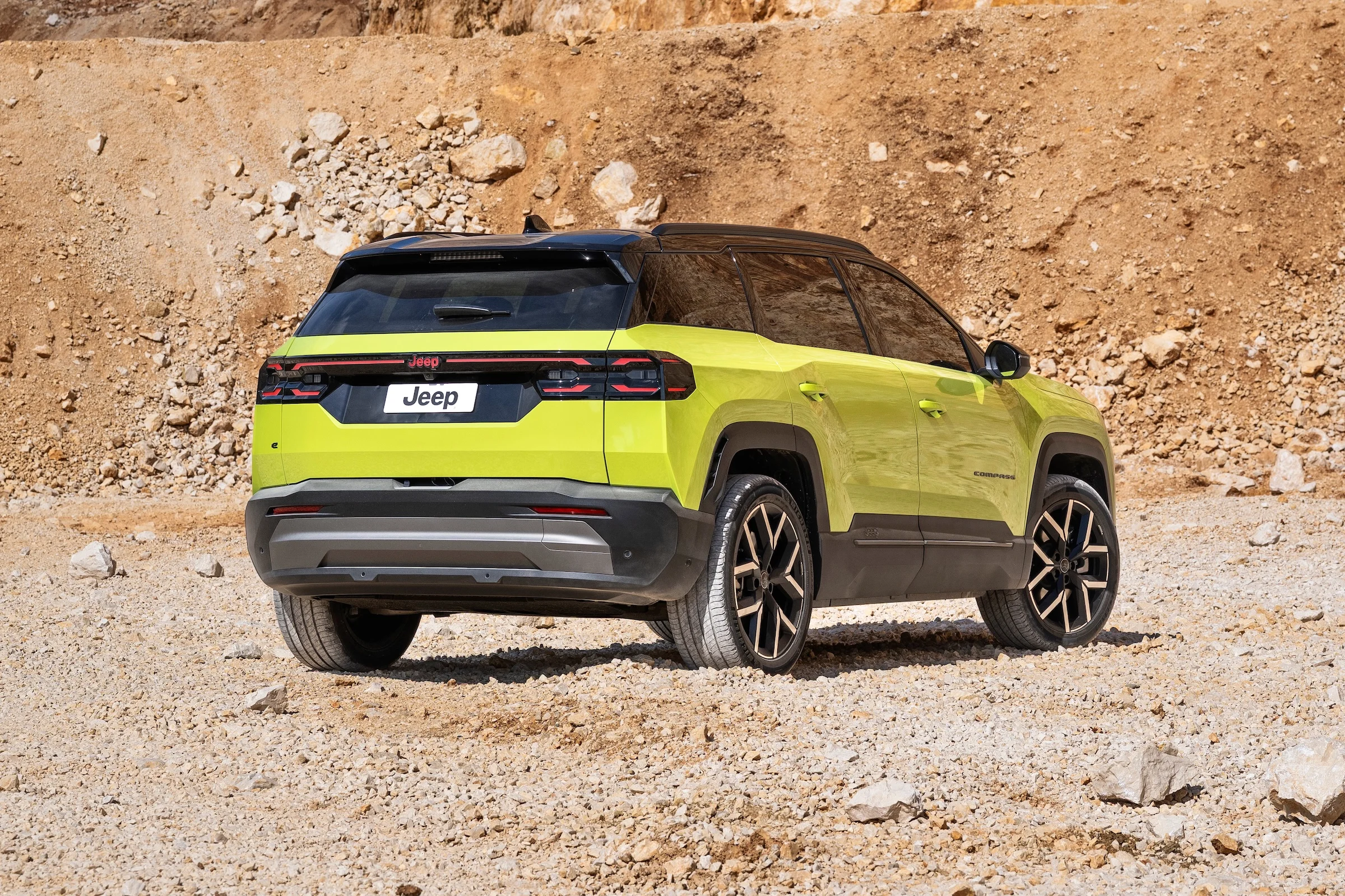 new-jeep-compass-media-drive-3