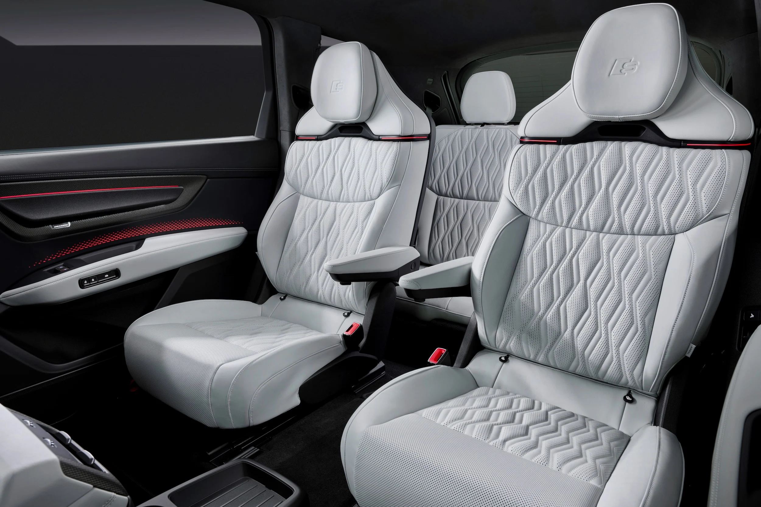 Audi Q9 13 large