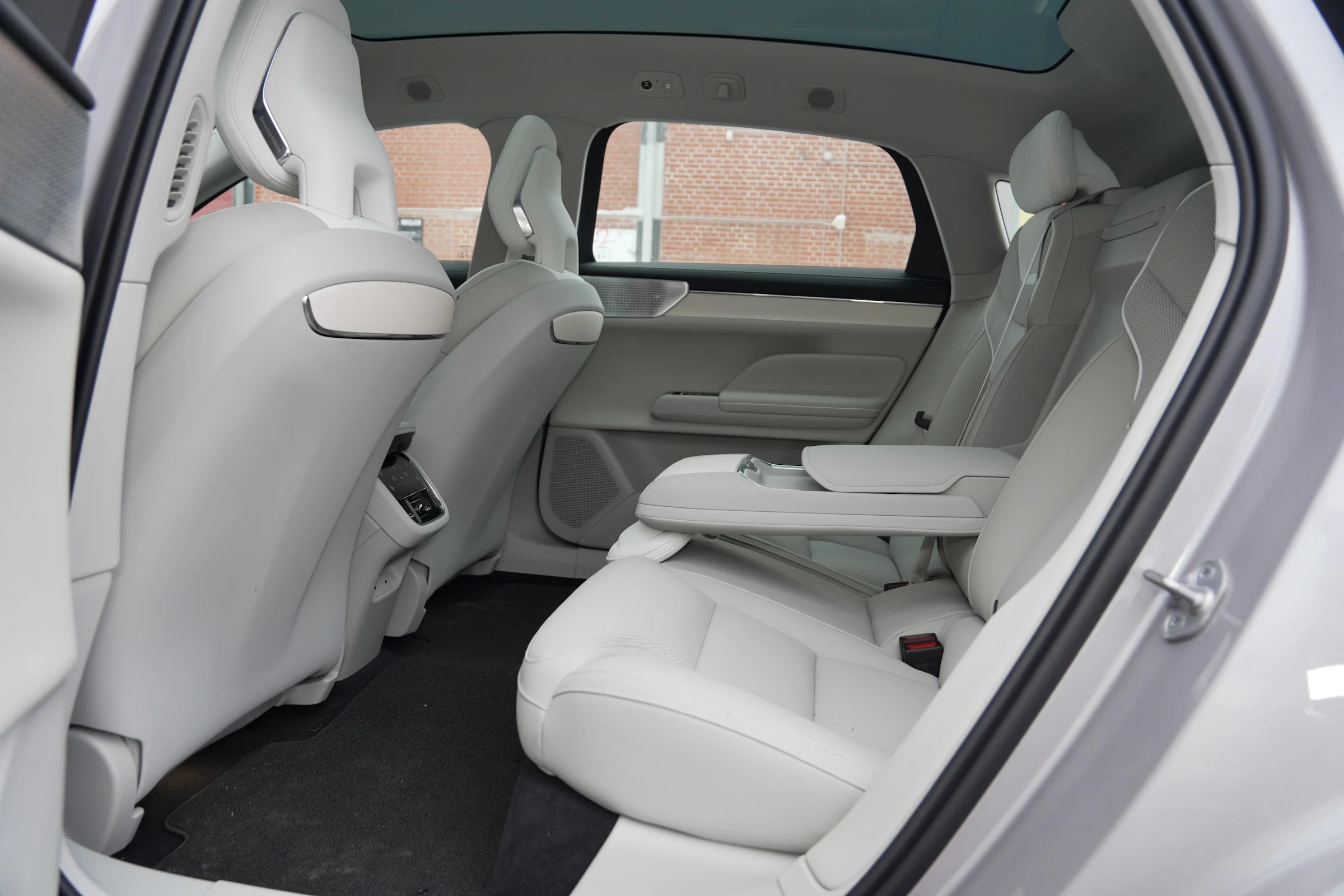 TEST Volvo ES90 RWD MBB 432