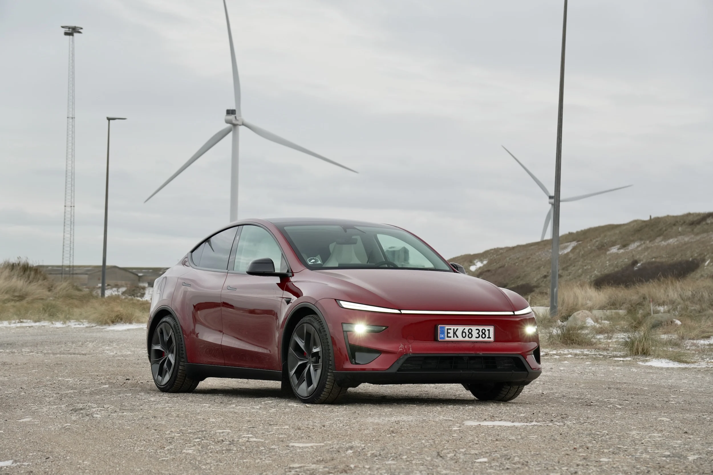 TEST Tesla Model Y Performance MBB 8001