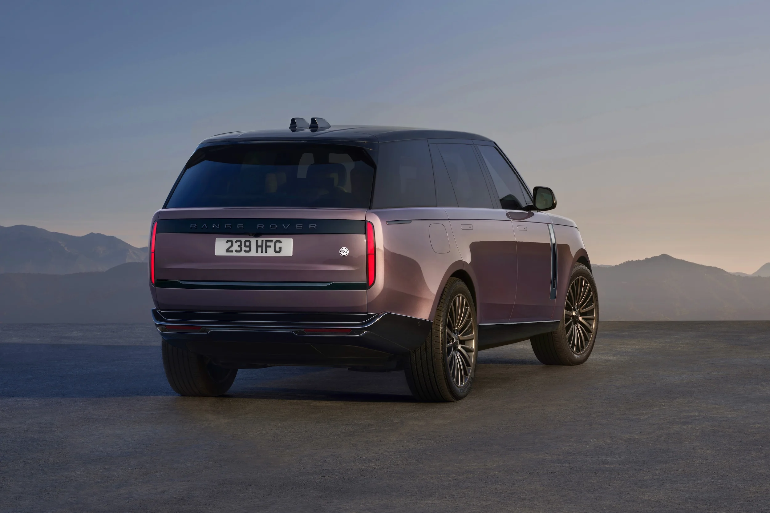 RANGE ROVER ELECTRIC REAR 3-4 02 09 26 0