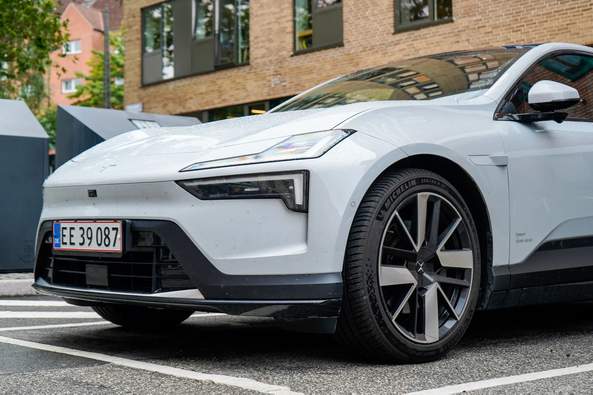 Polestar 4 Long Range Dual Motor-08